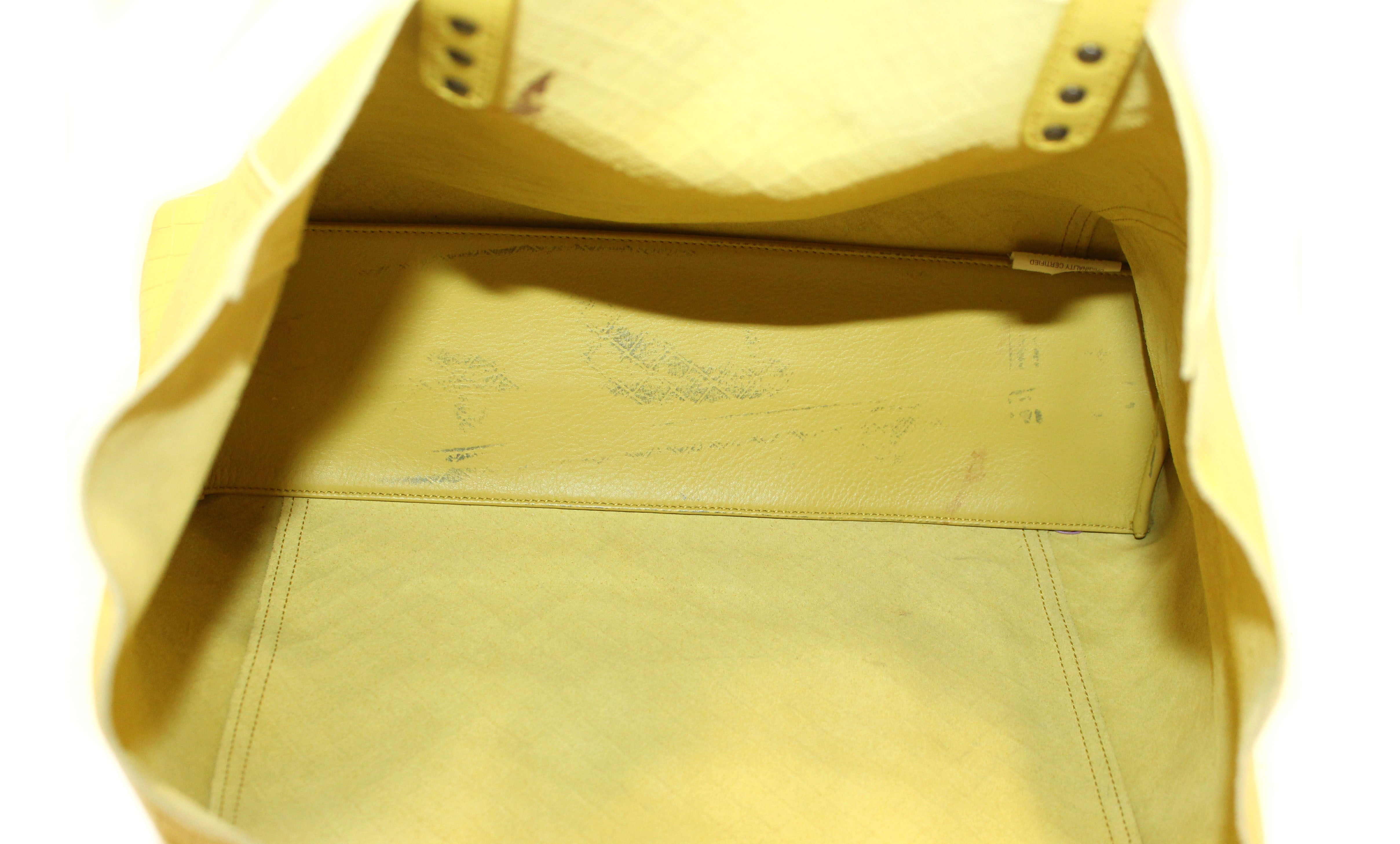 Authentic Bottega Veneta Intrecciato Embossed Green Leather Tote