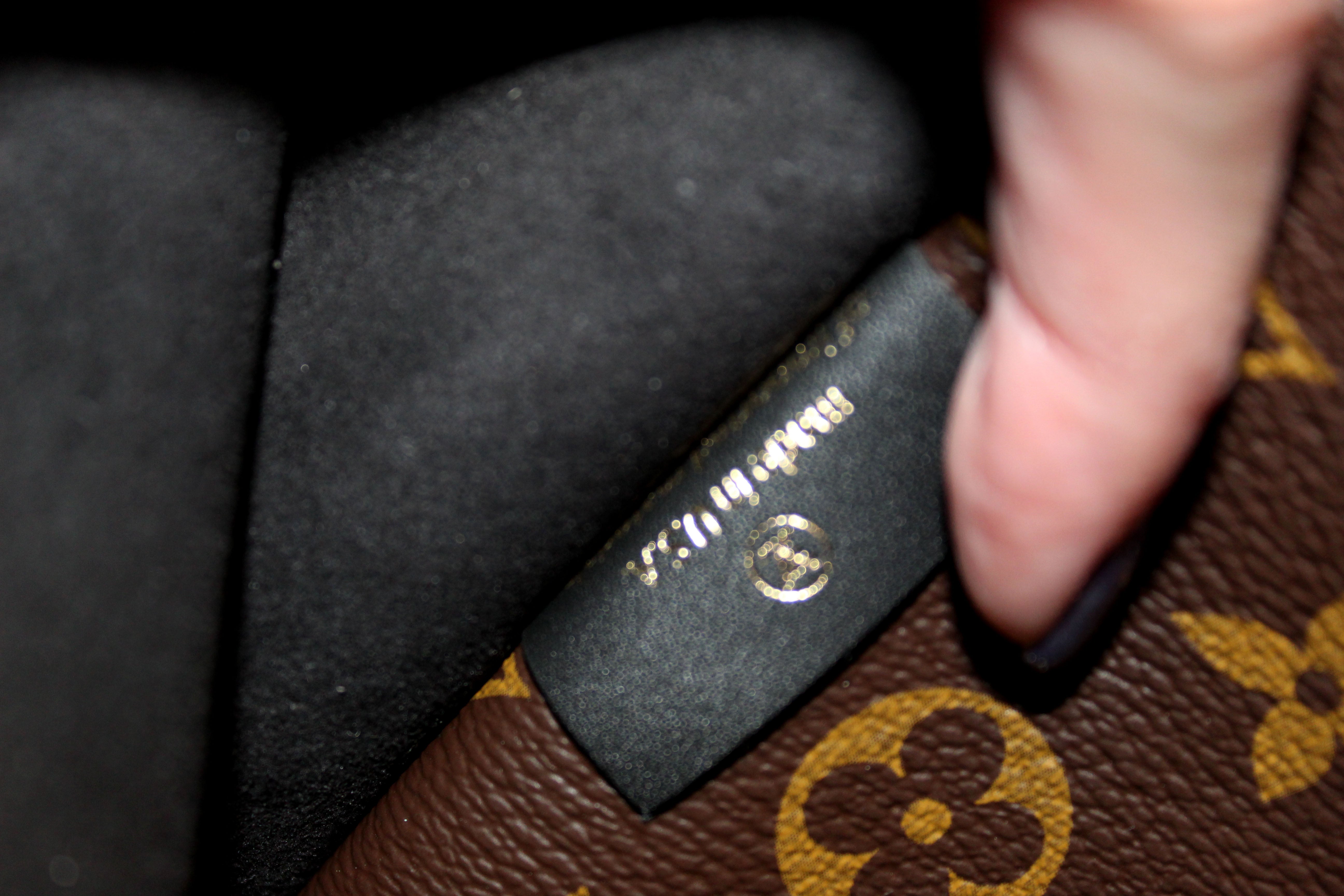 Authentic Louis Vuitton Classic Monogram Black NeoNoe Shoulder Bag