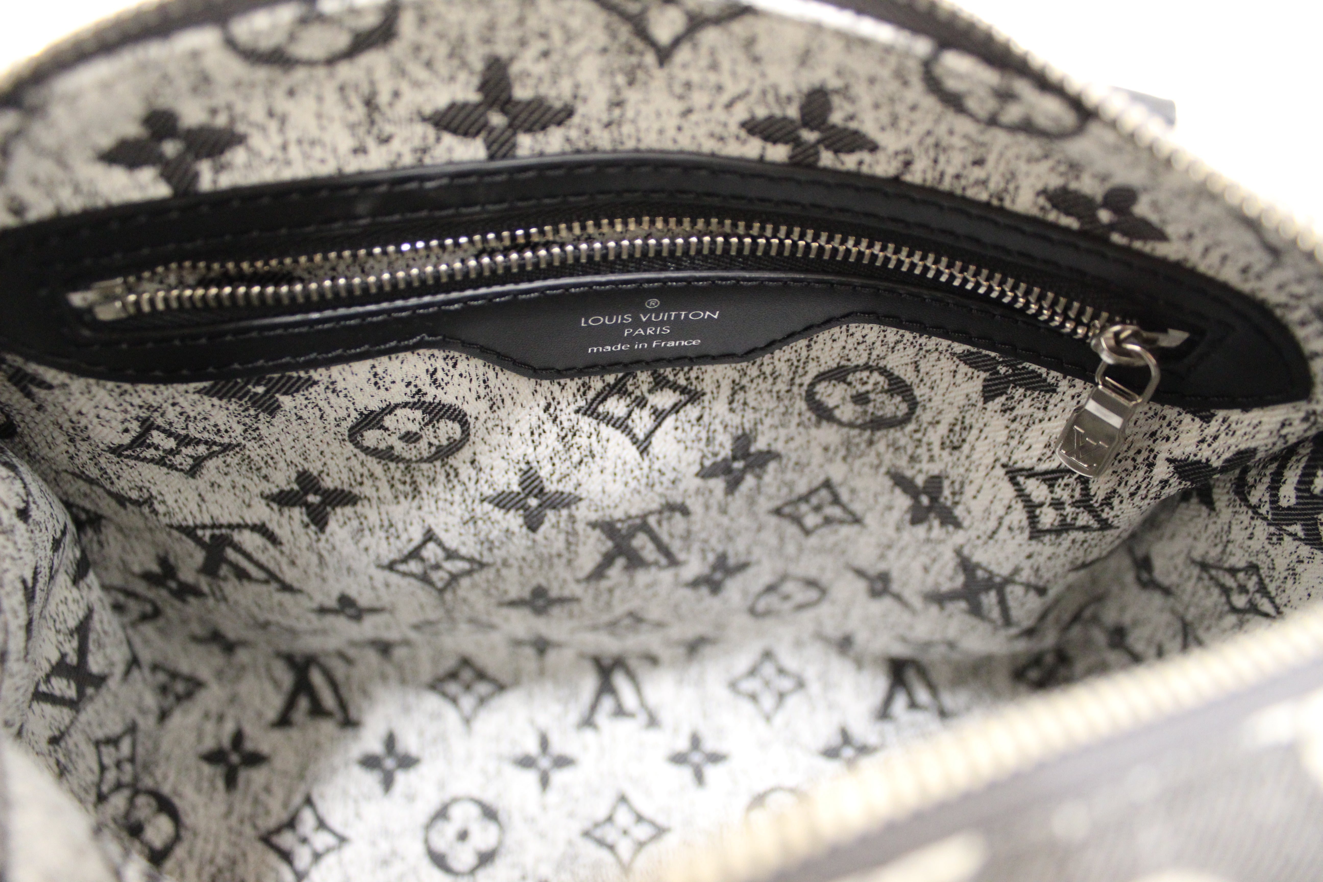 Authentic Louis Vuitton Monogram Grey Jacquard Denim Speedy 25 Bandouliere Bag
