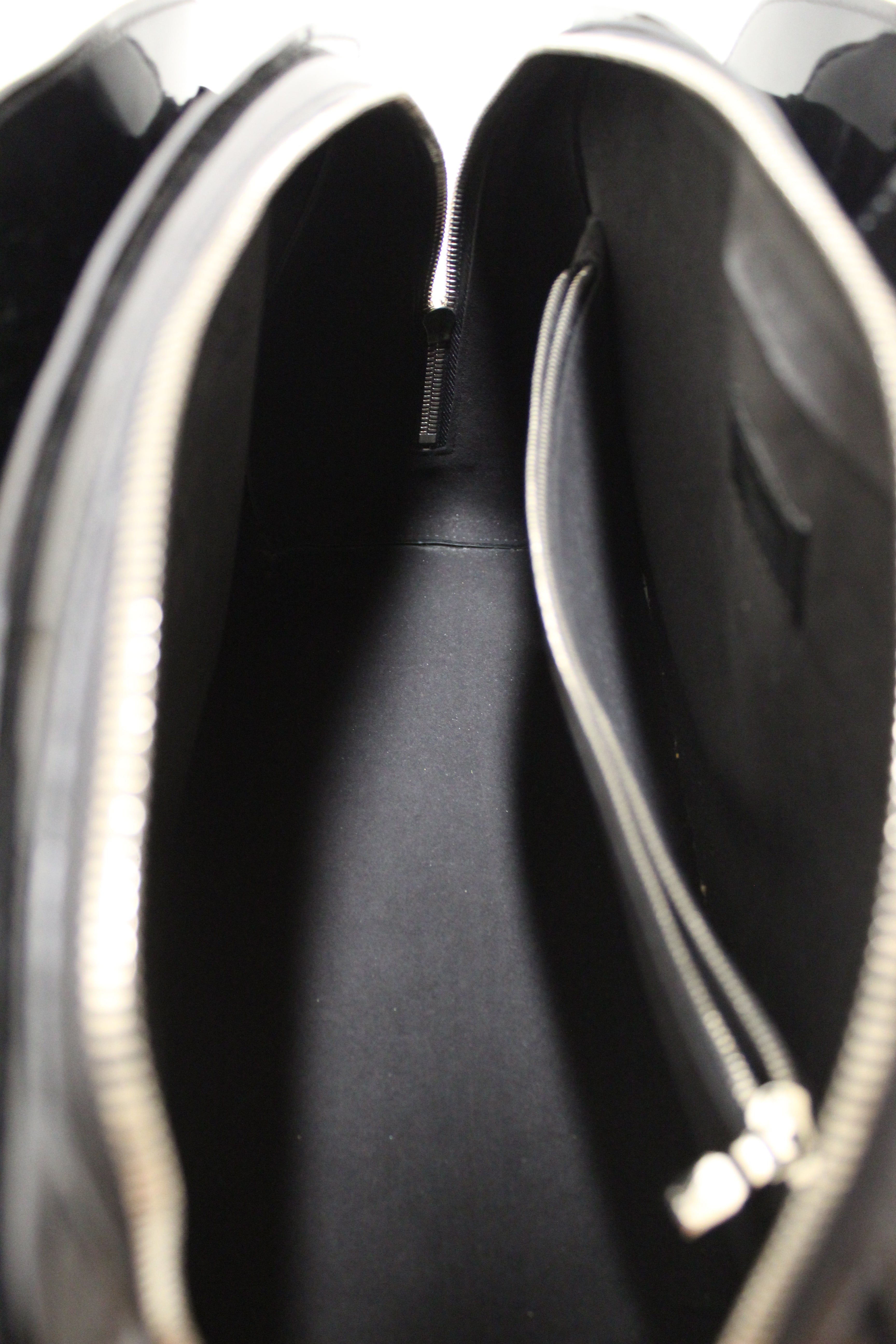 Authentic Louis Vuitton Black Electric Epi Leather Pont-Neuf GM Handbag