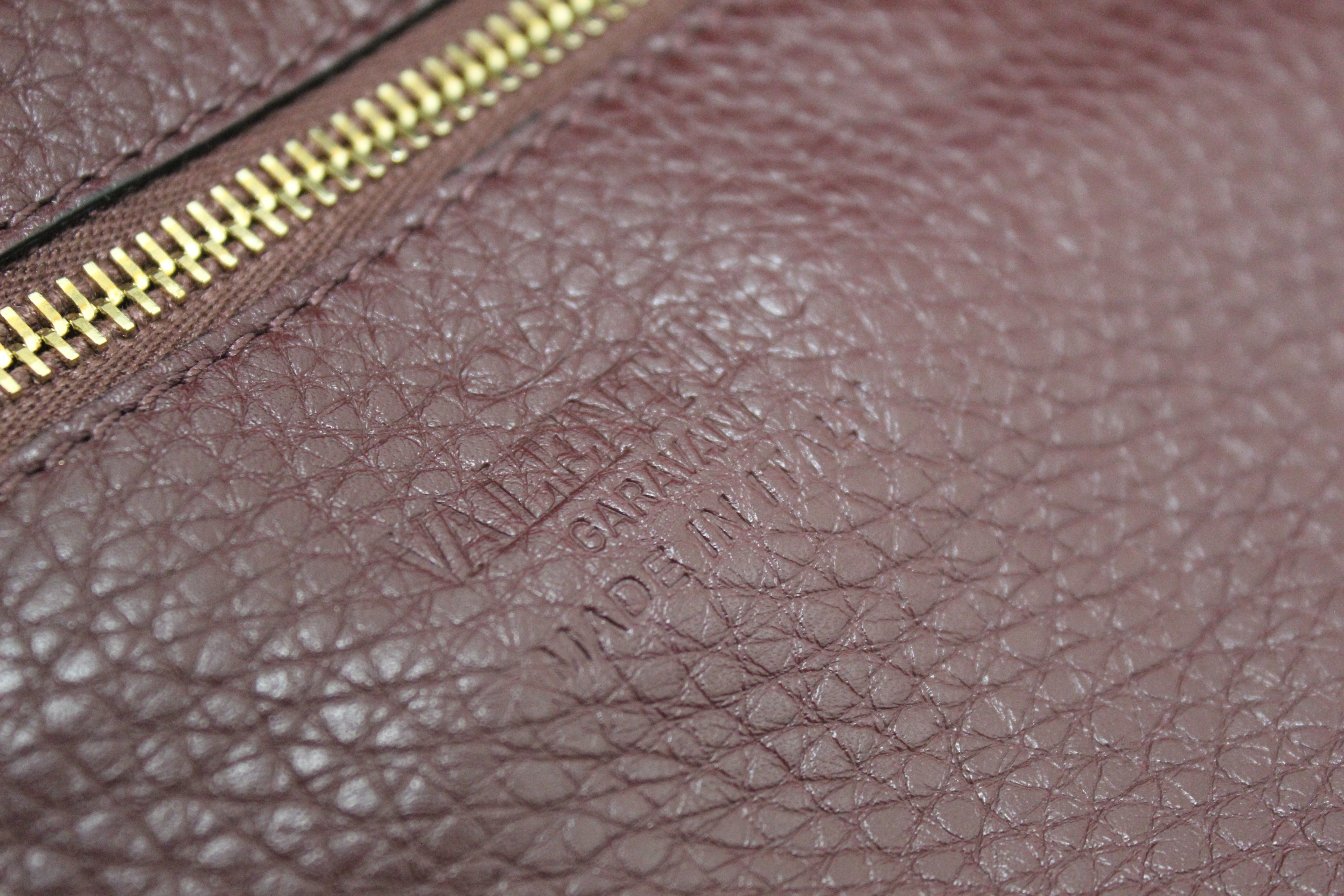 Authentic Valentino Garavani Burgandy Pebbled Leather Rockstud Flip-lock Messenger Bag