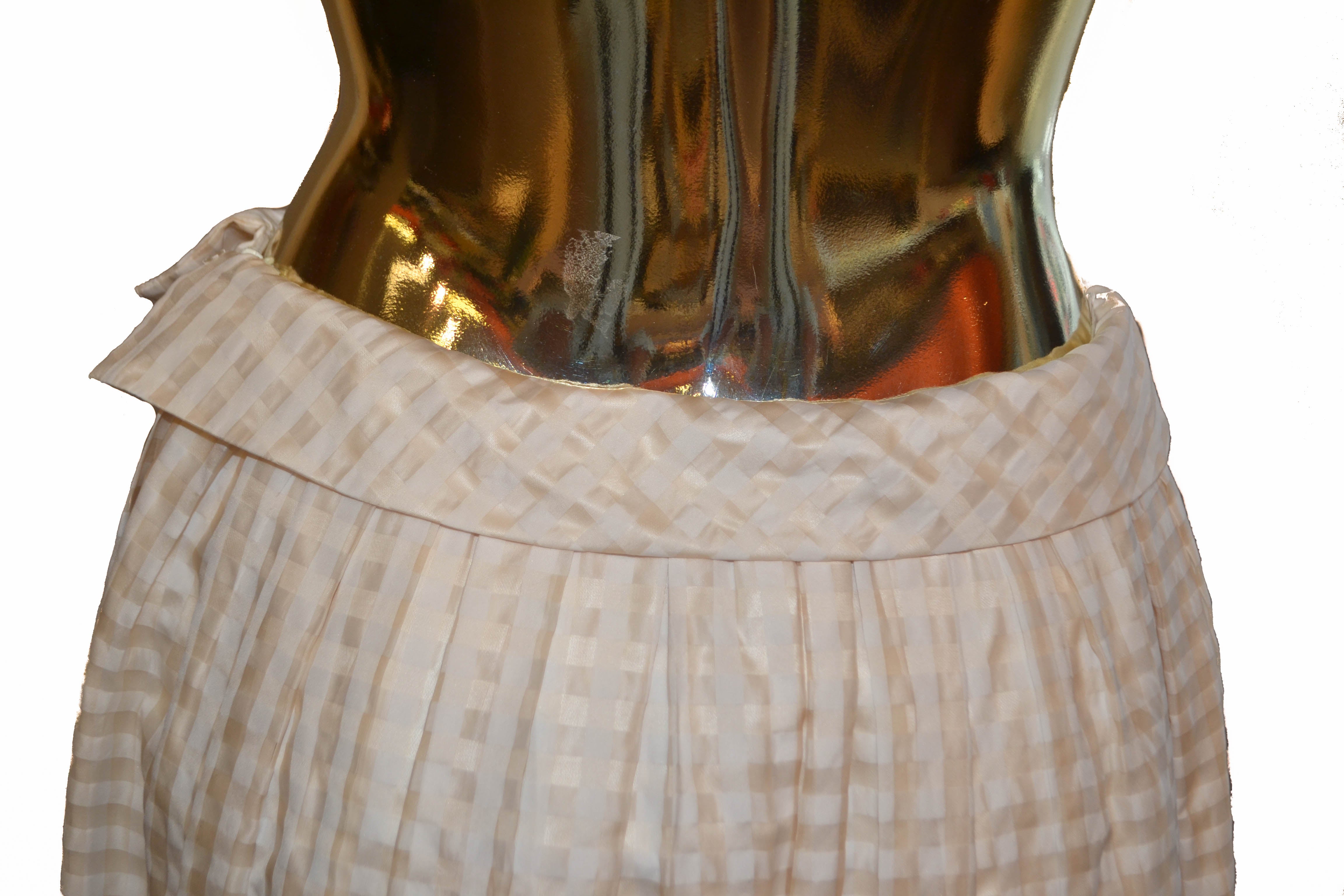 Authentic New Louis Vuitton Beige Skirt Size 34