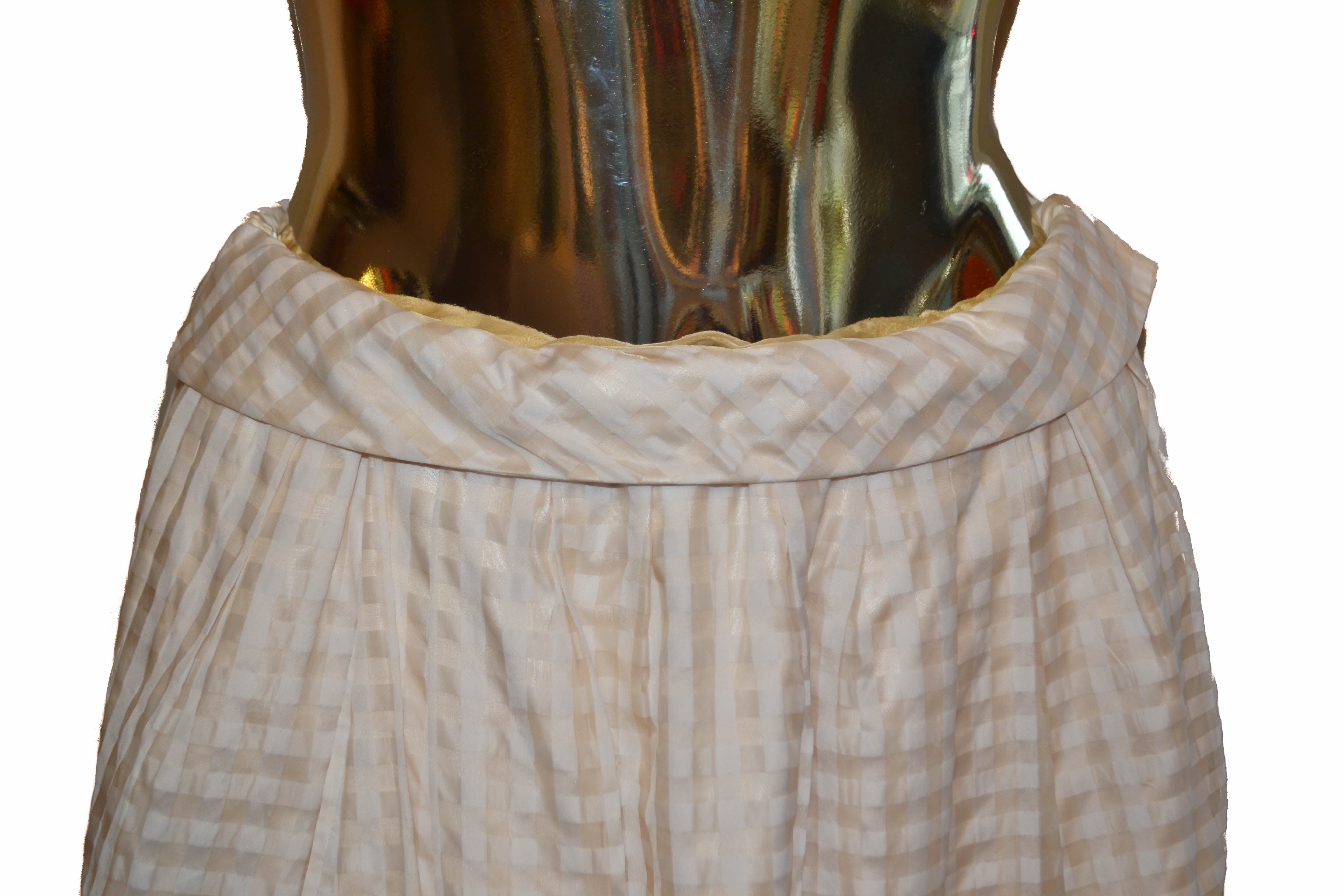 Authentic New Louis Vuitton Beige Skirt Size 34