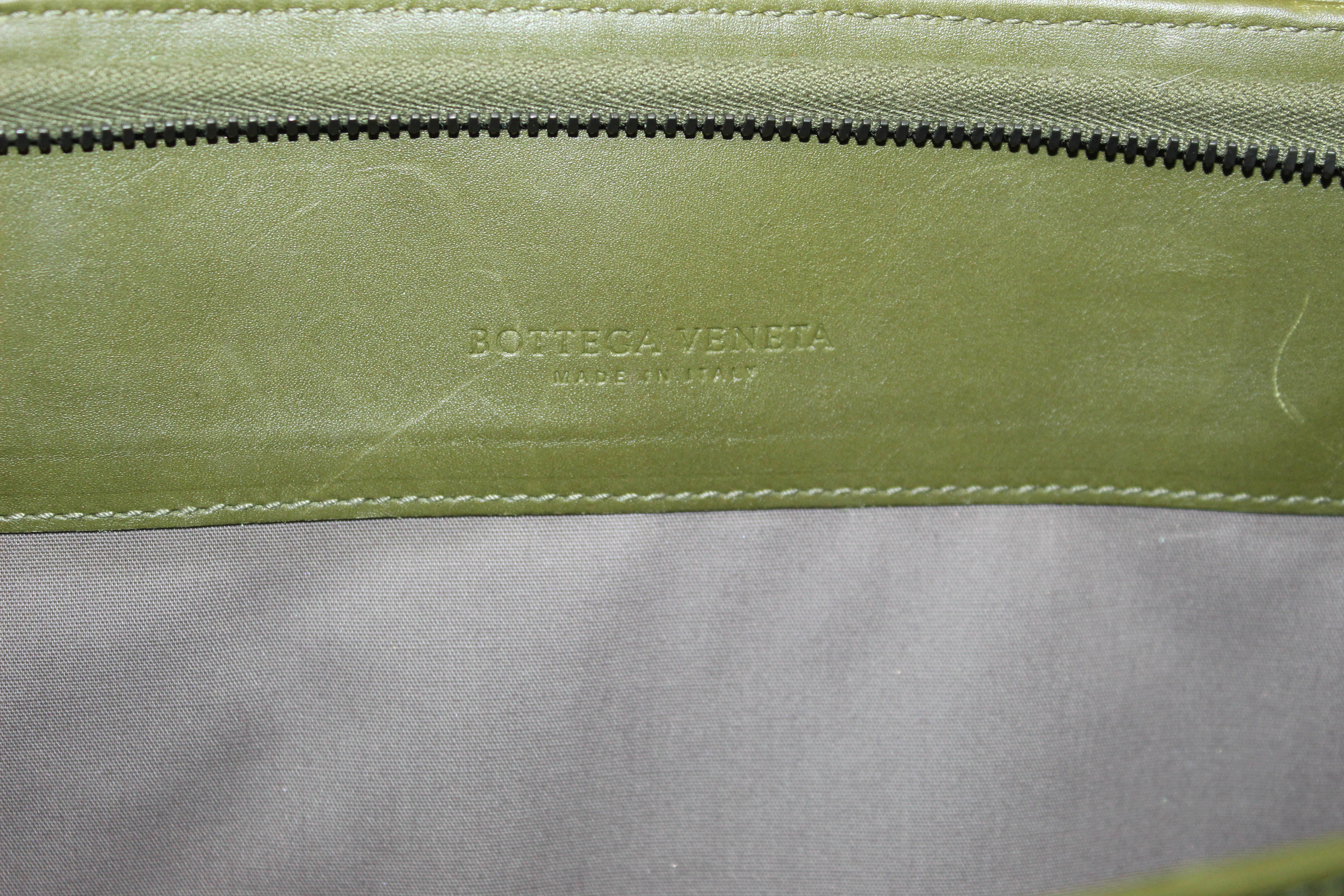 Authentic Bottega Veneta Green Intrecciato Calfskin Leather Briefcase