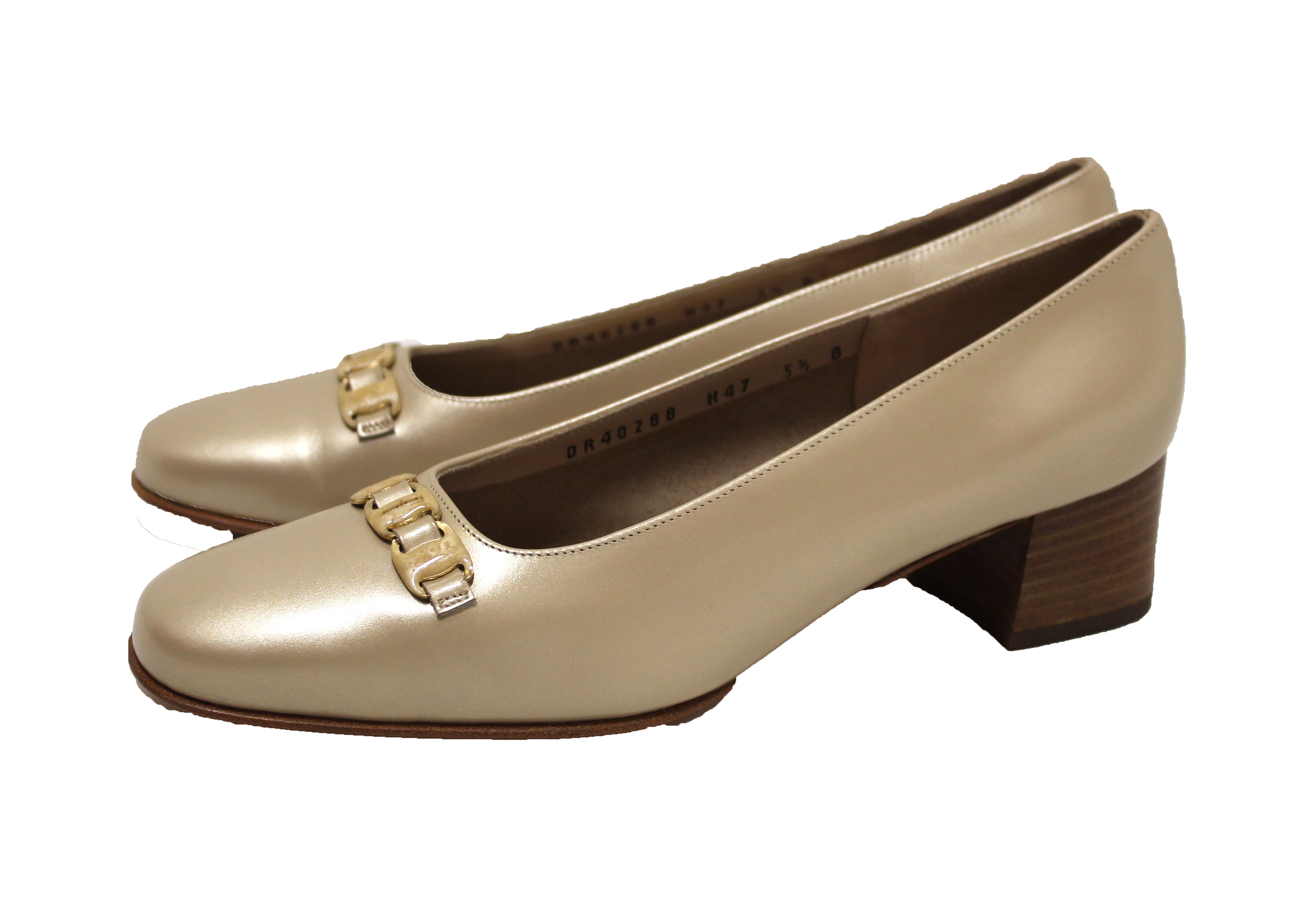 Authentic NEW Salvatore Ferragamo Beige Calf Leather Pumps Size 5.5B