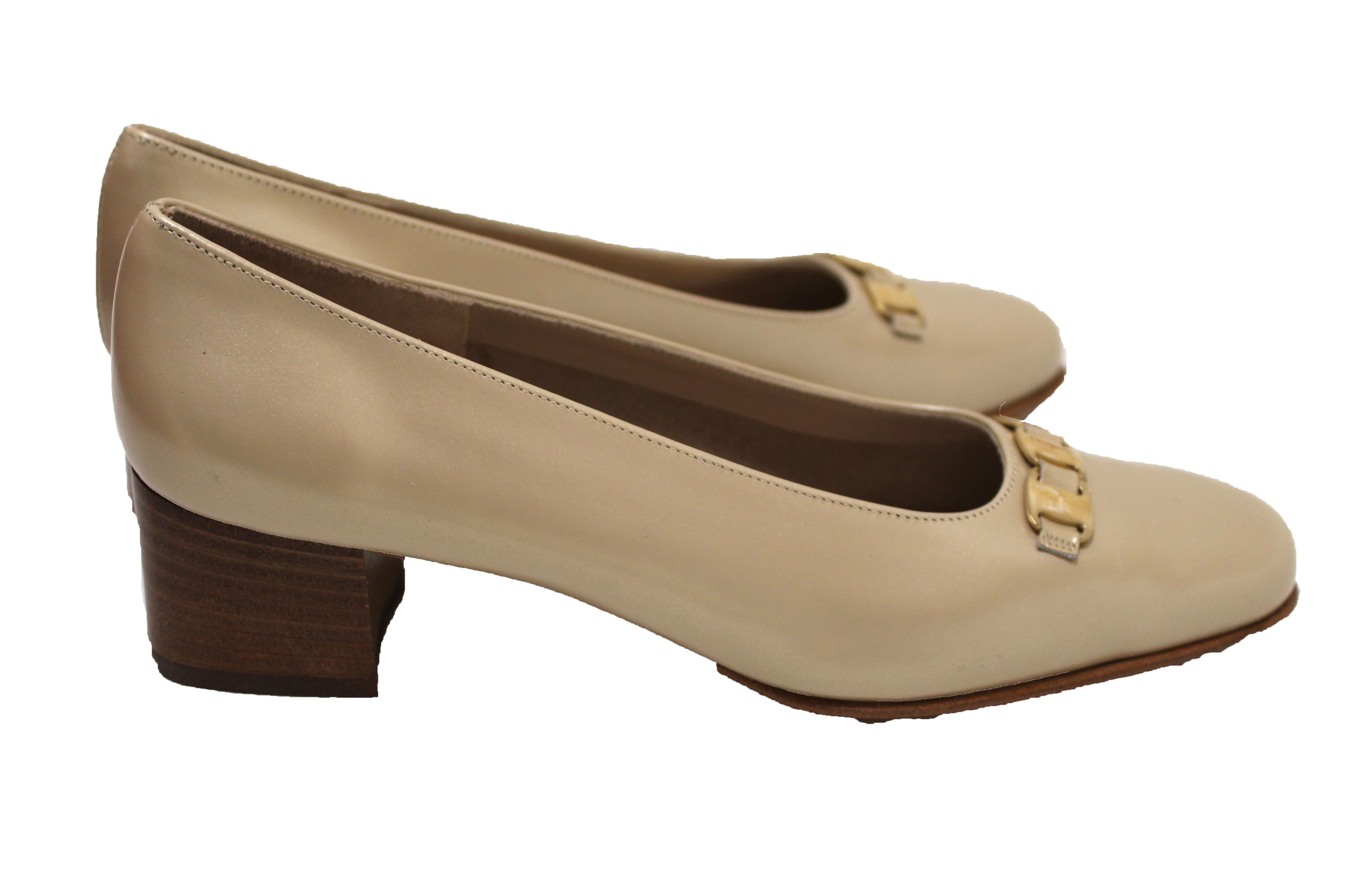 Authentic NEW Salvatore Ferragamo Beige Calf Leather Pumps Size 5.5B