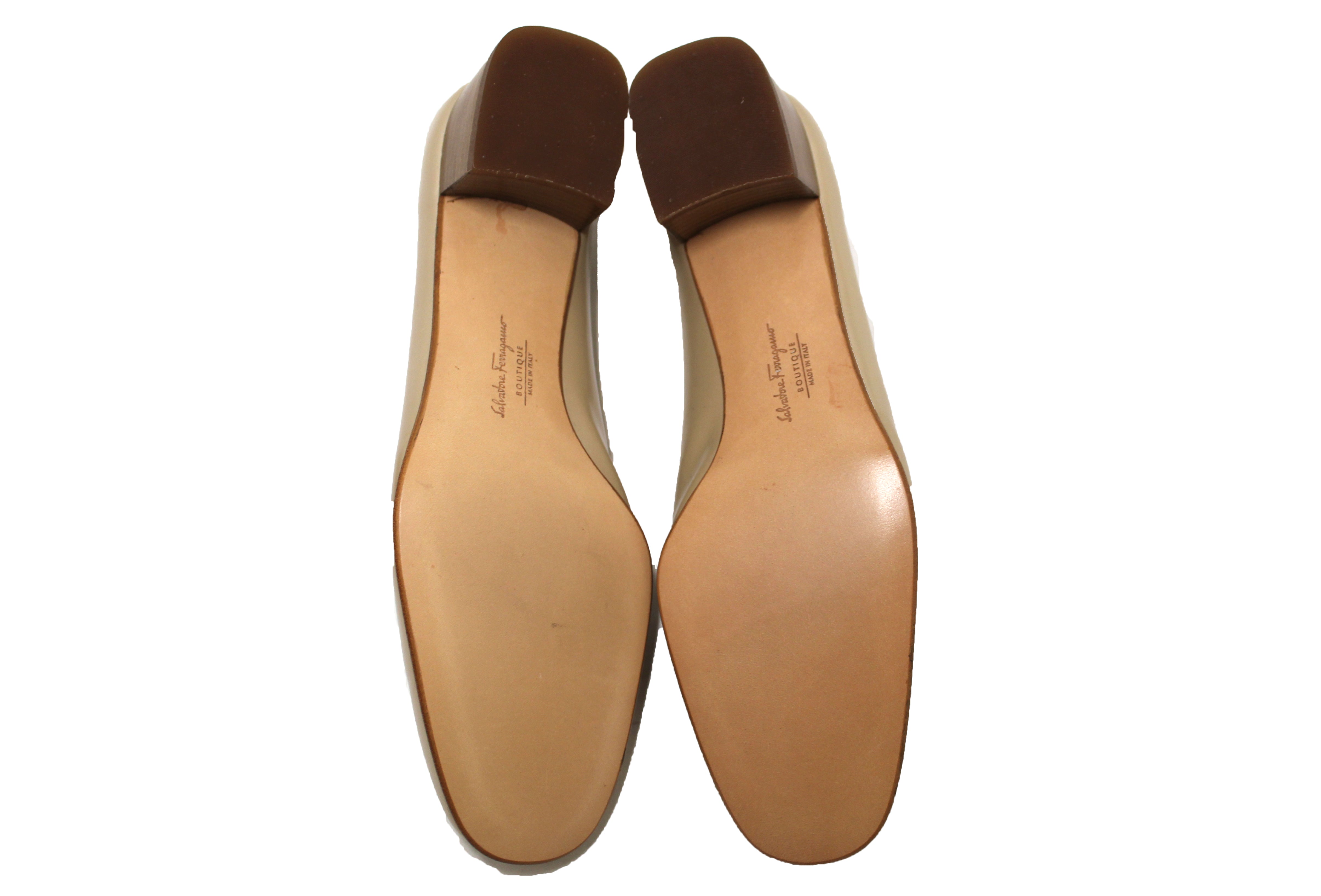 Authentic NEW Salvatore Ferragamo Beige Calf Leather Pumps Size 5.5B