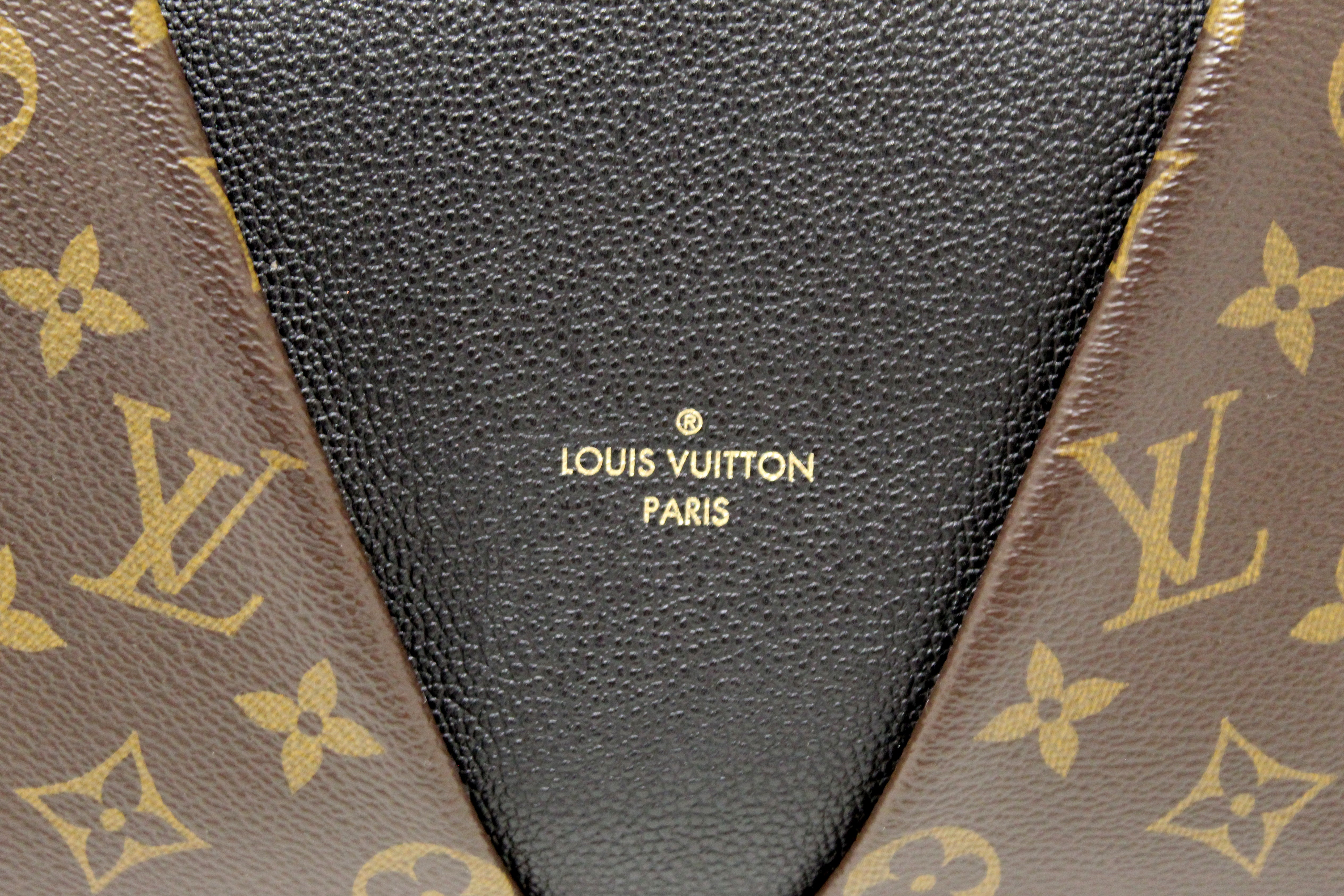 Authentic Louis Vuitton Classic Monogram V Tote MM Bag