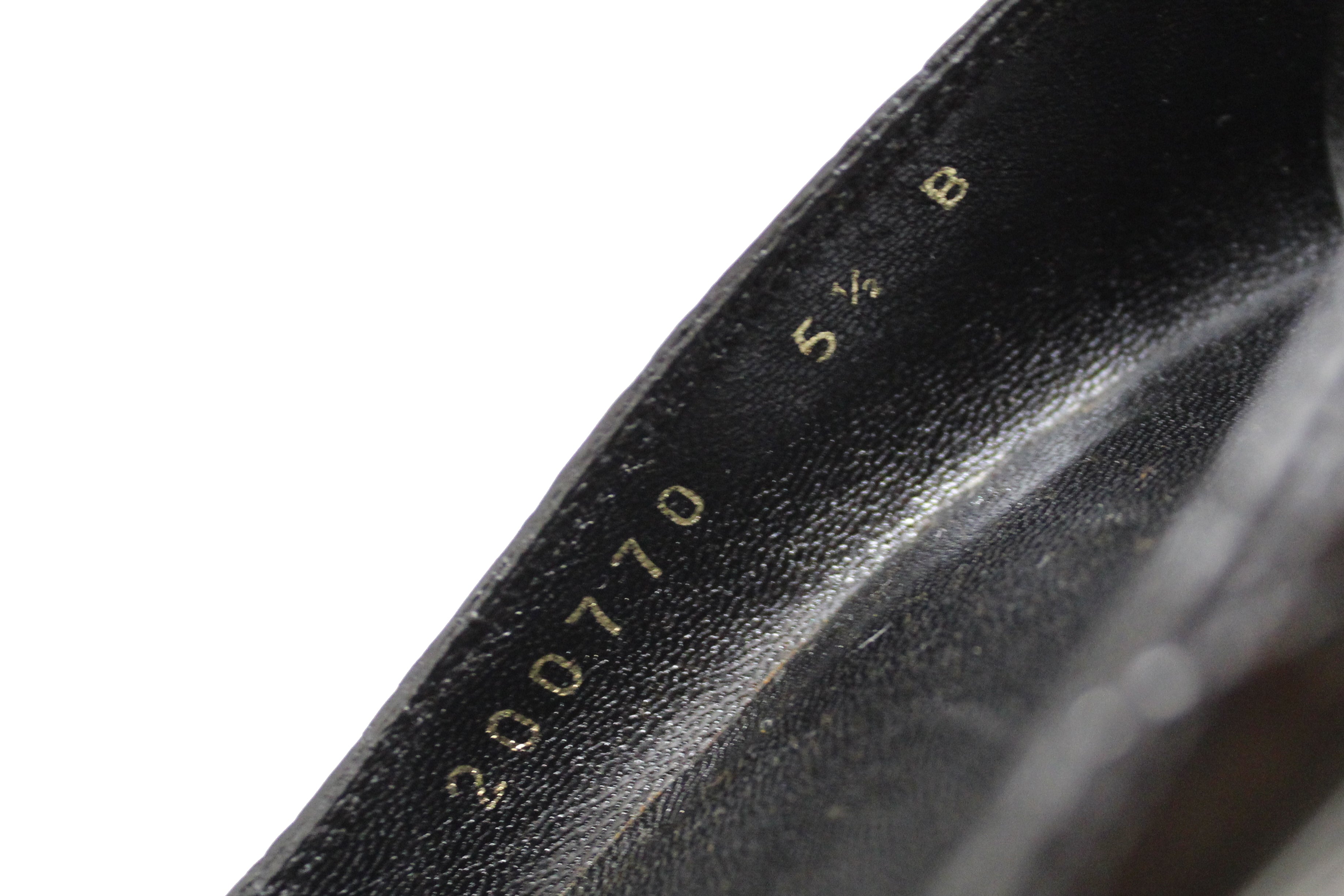 Authentic Gucci Black Crocodile Closed Toe Pumps Shoes Size 5.5B