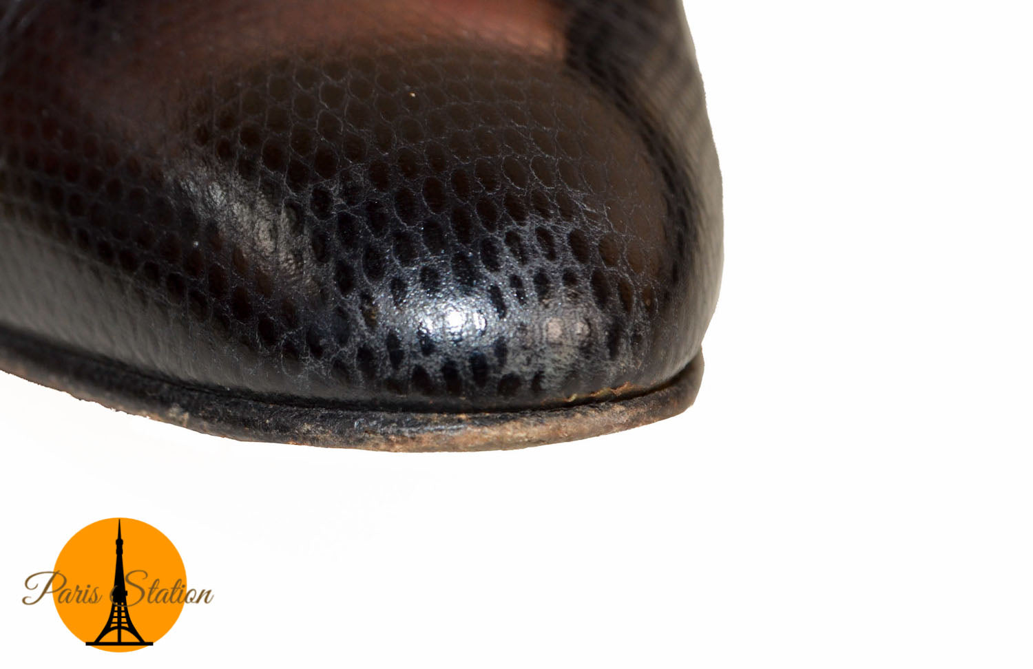Authentic Salvatore Ferragamo Black Snakeskin Embossed Leather Pumps Size 6.5