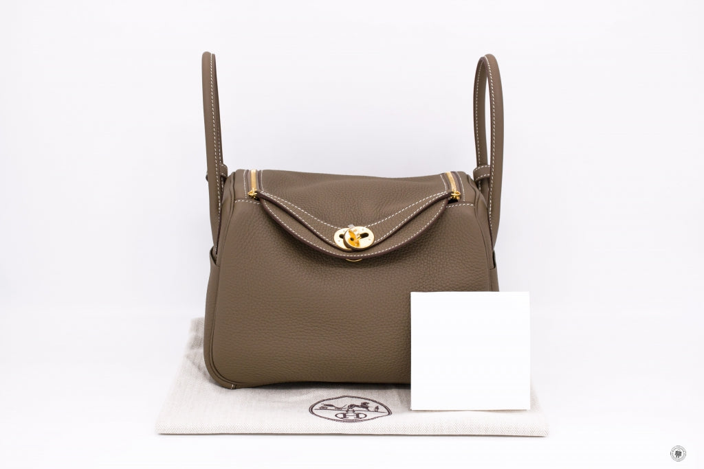 HERMES Hermes H073428 Lindy Etoupe / CC18 Taurillon Clemence 26 Should | Italystation.com - Shop Now at italystation.com