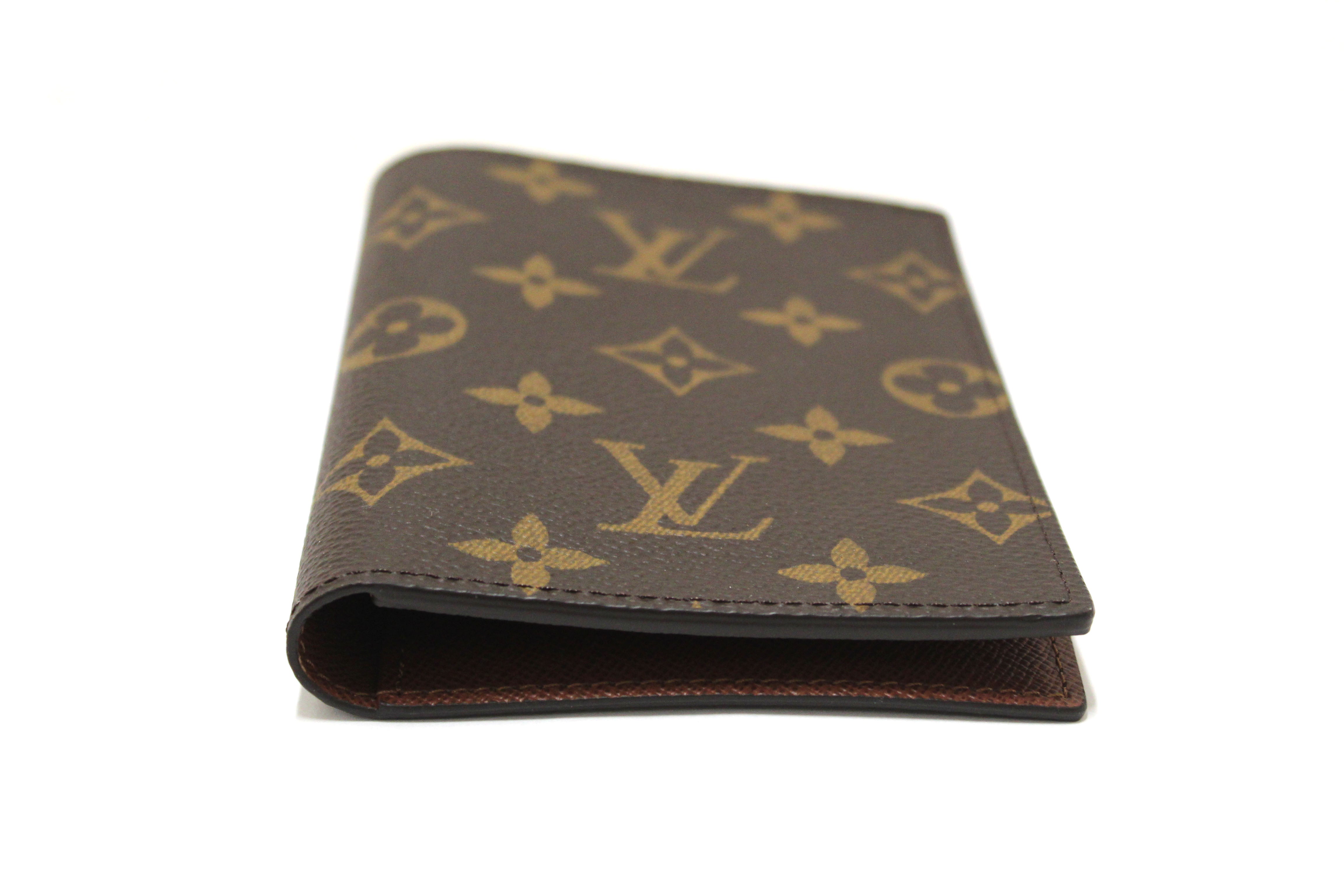 Authentic Louis Vuitton Classic Monogram Canvas Passport Cover Holder