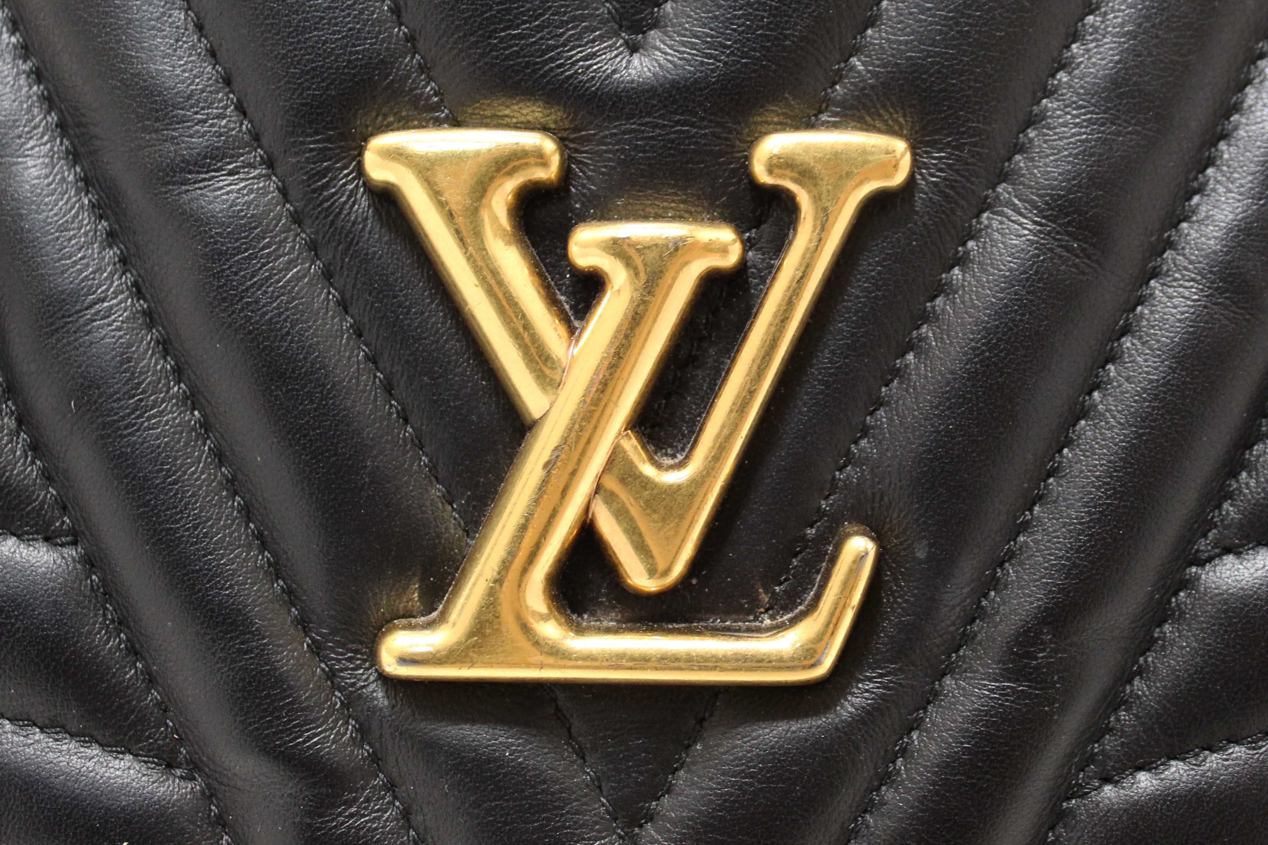 Authentic Louis Vuitton Black Leather New Wave Chain Tote Shoulder Bag