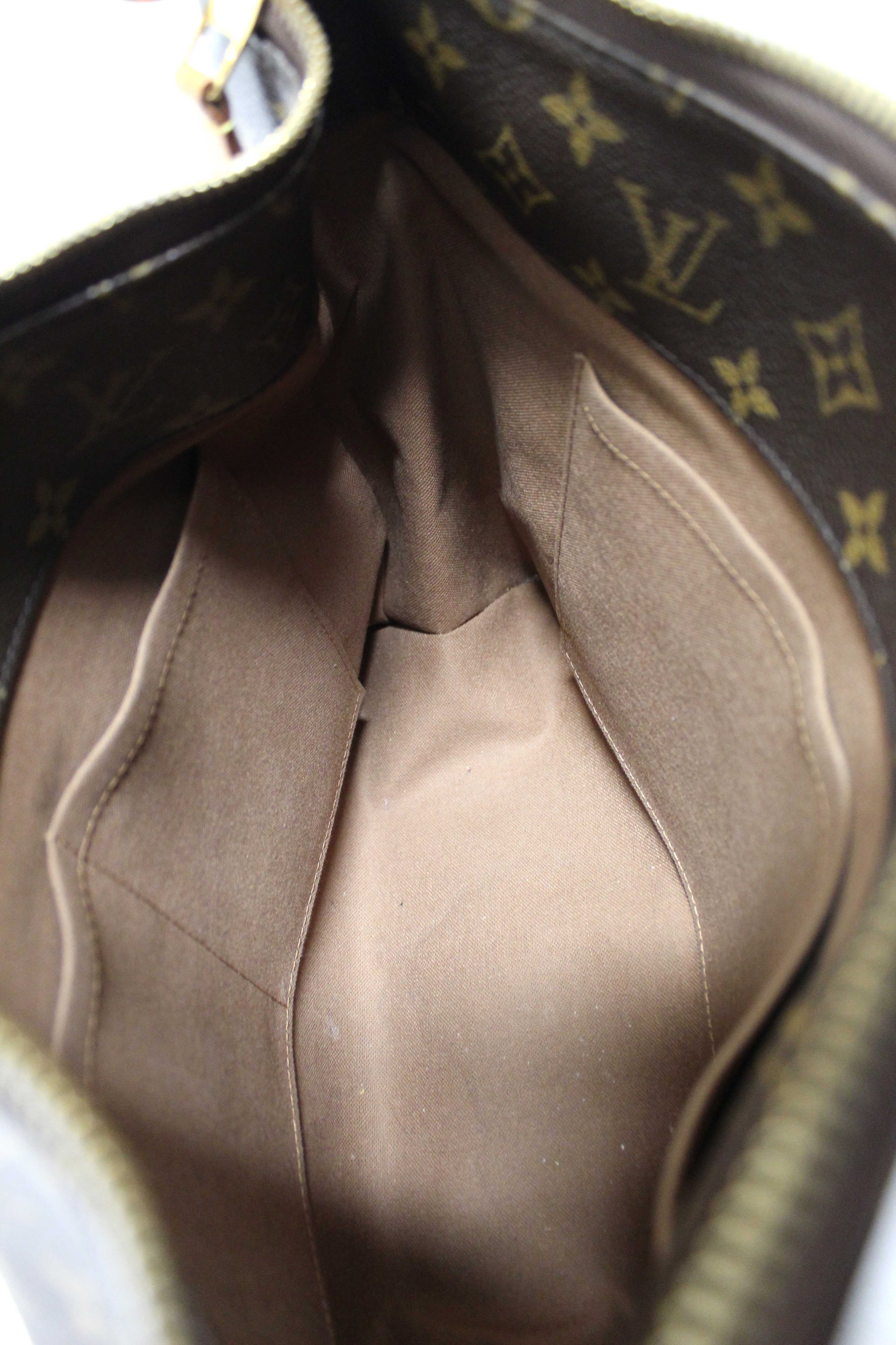 Authentic Louis Vuitton Classic Monogram Canvas Sully PM Hobo Bag