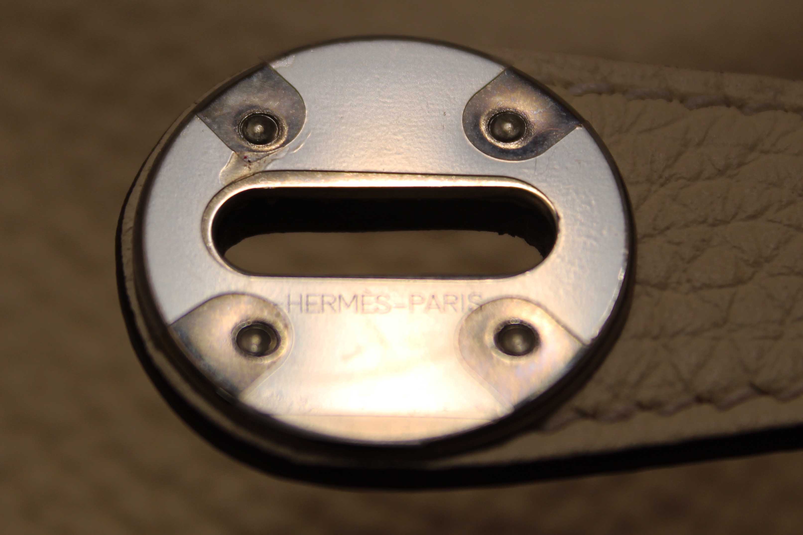 Authentic Hermes White Togo Leather Lindy 26 Handbag/Shoulder Bag