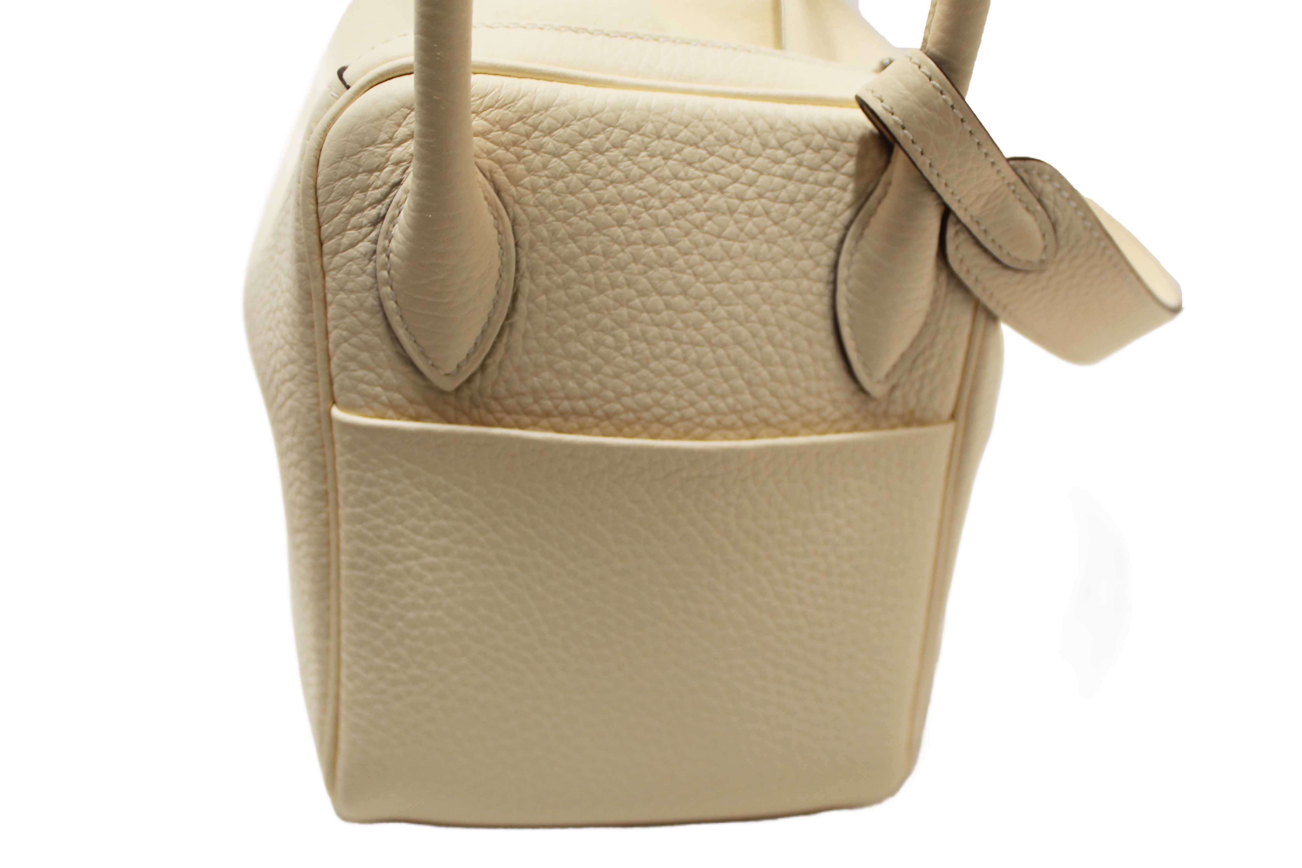 Authentic Hermes White Togo Leather Lindy 26 Handbag/Shoulder Bag