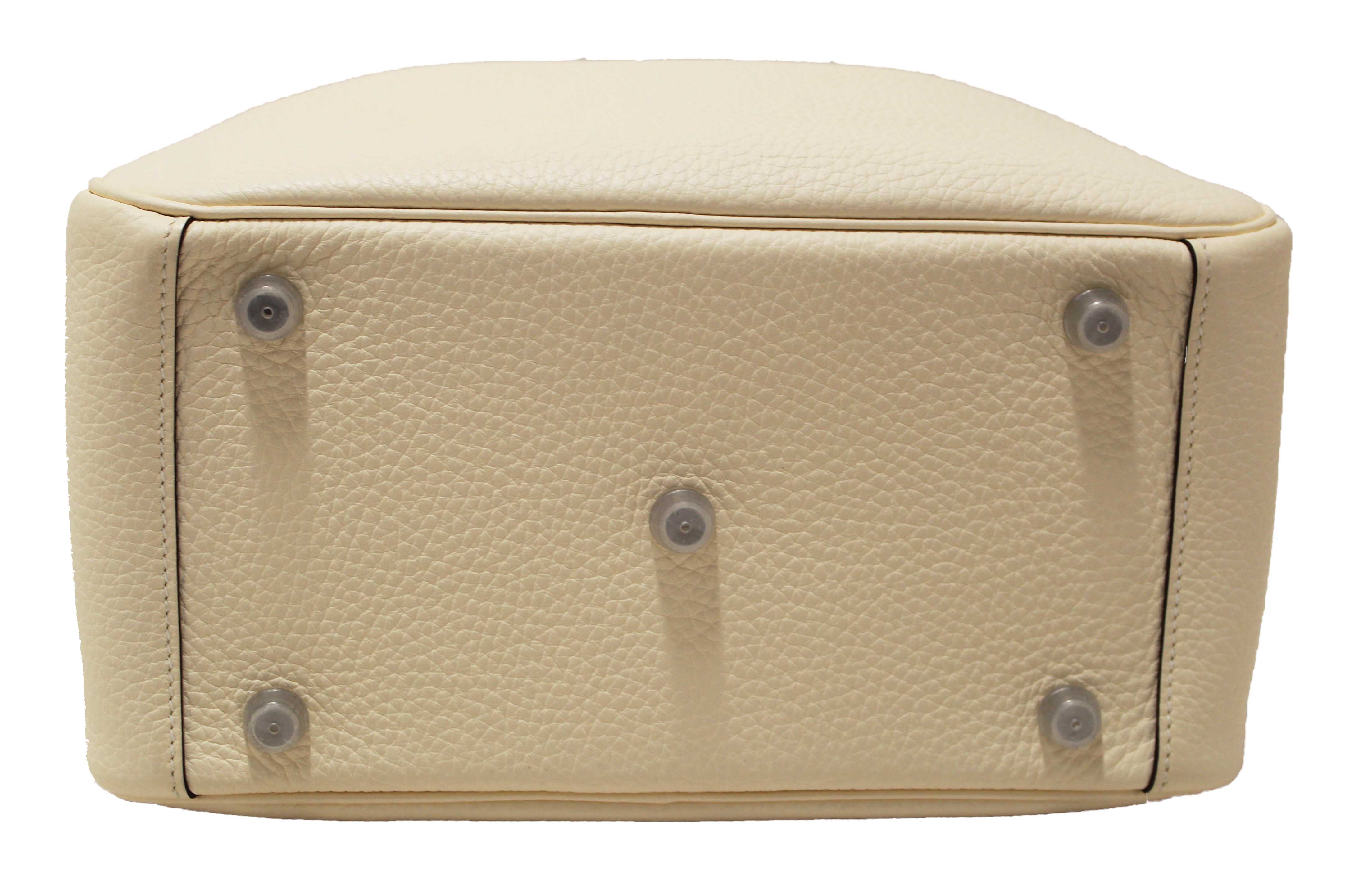 Authentic Hermes White Togo Leather Lindy 26 Handbag/Shoulder Bag