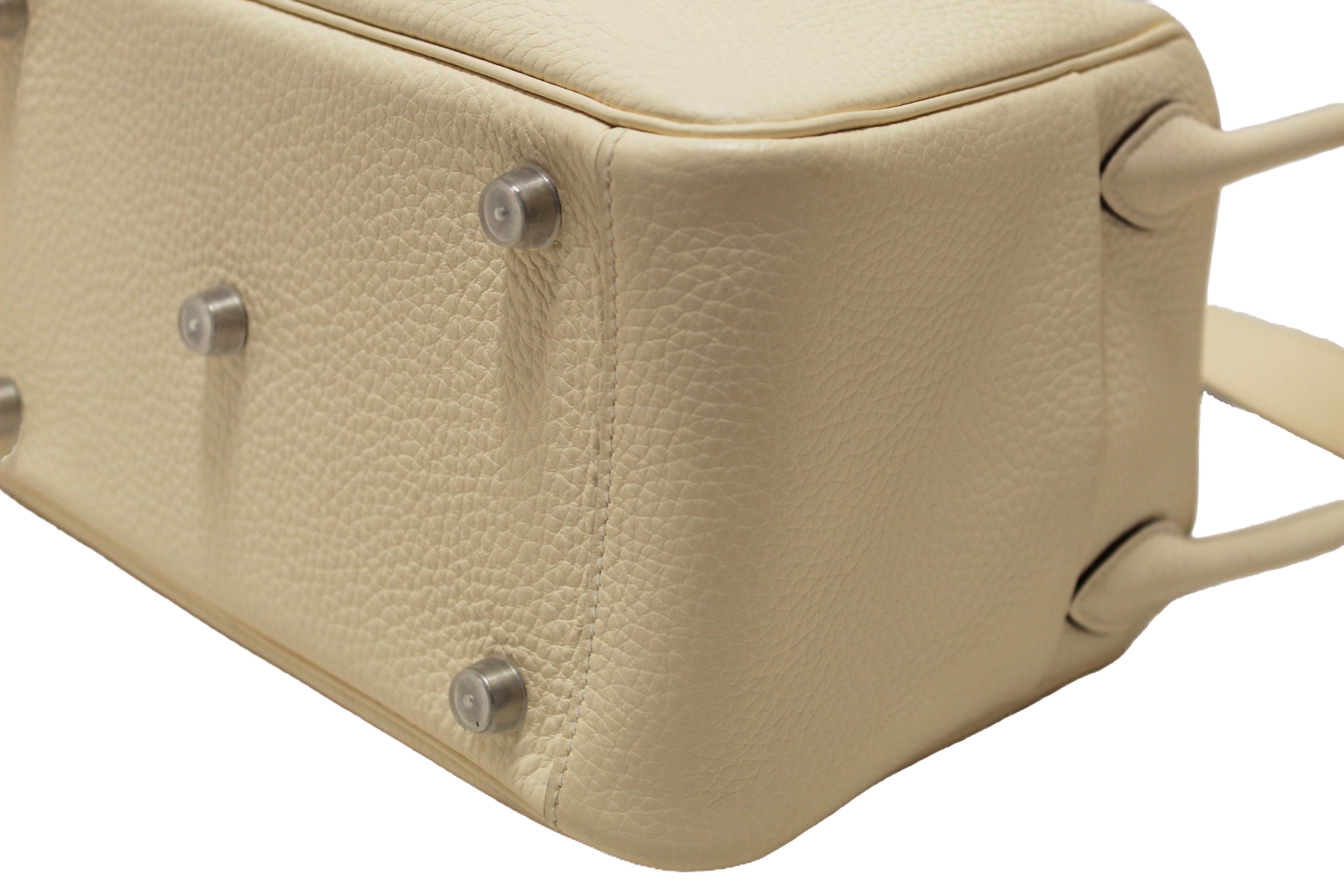 Authentic Hermes White Togo Leather Lindy 26 Handbag/Shoulder Bag