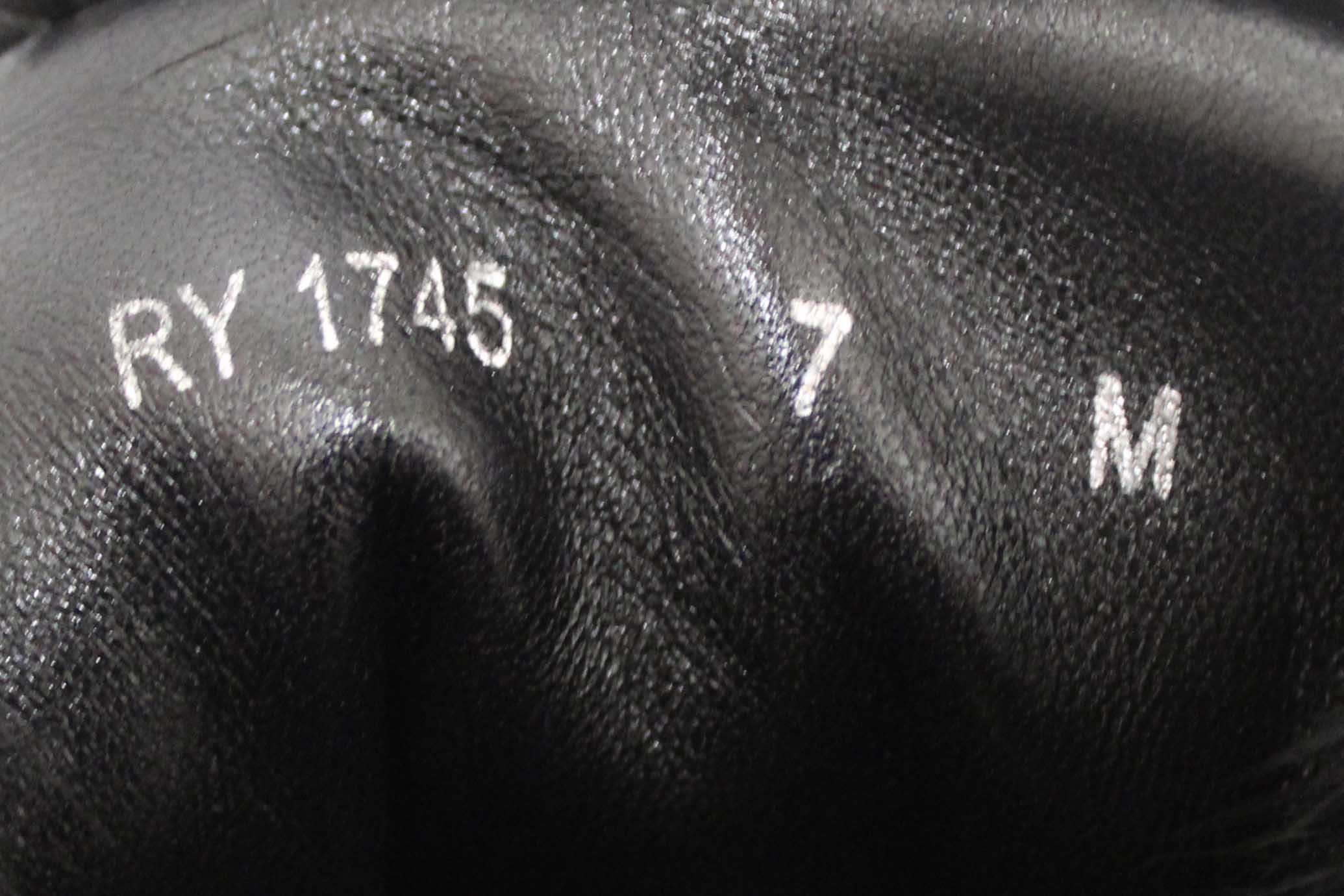 Authentic Salvatore Ferragamo Black Leather Nisia Wint Fur Trim Sneakers Size 37