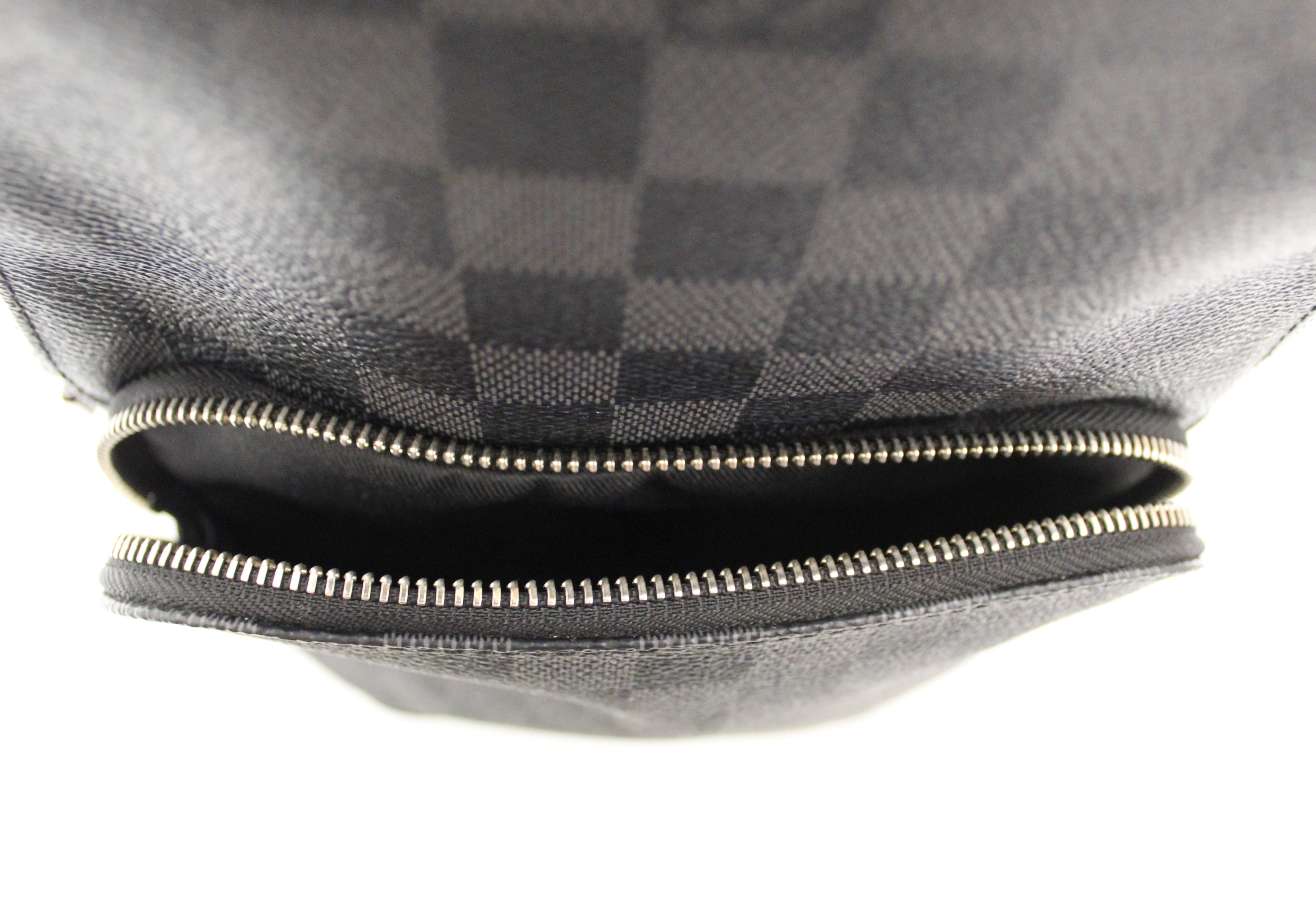 Authentic Louis Vuitton Damier Graphite Avenue Sling Bag – Paris ...
