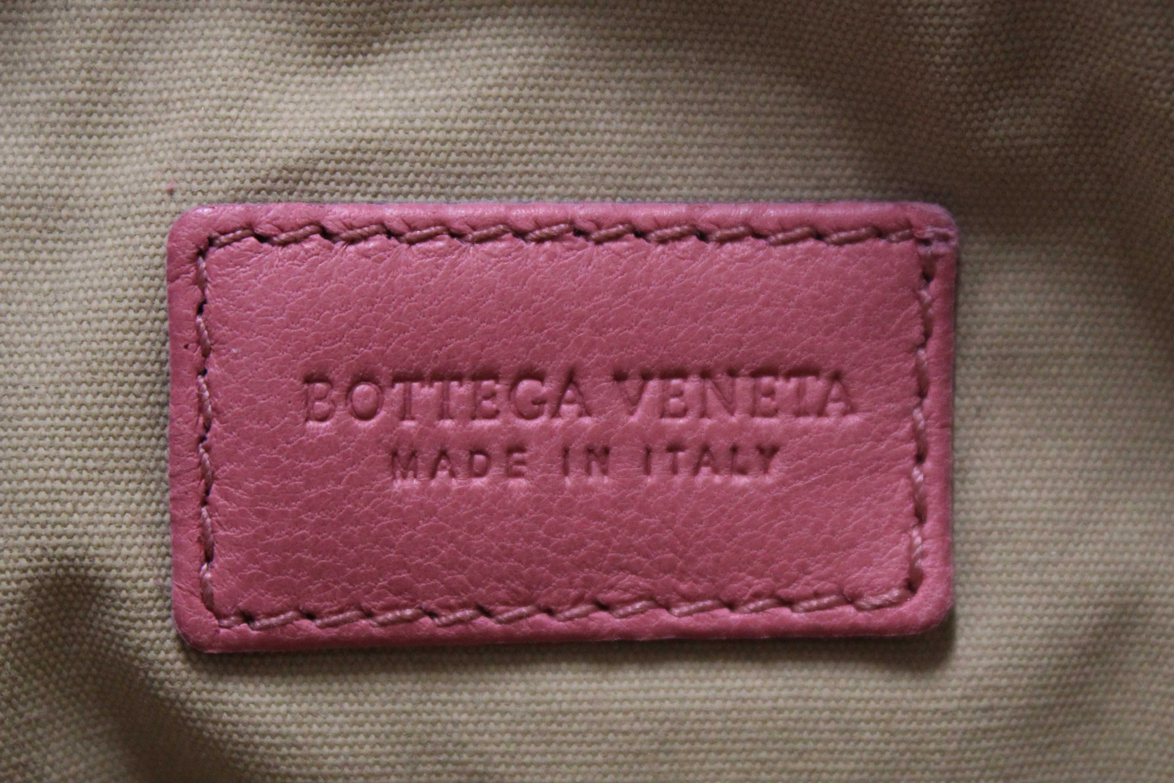 Authentic Bottega Veneta Dusty Pink Intreciciato Leather Cosmetic Pouch