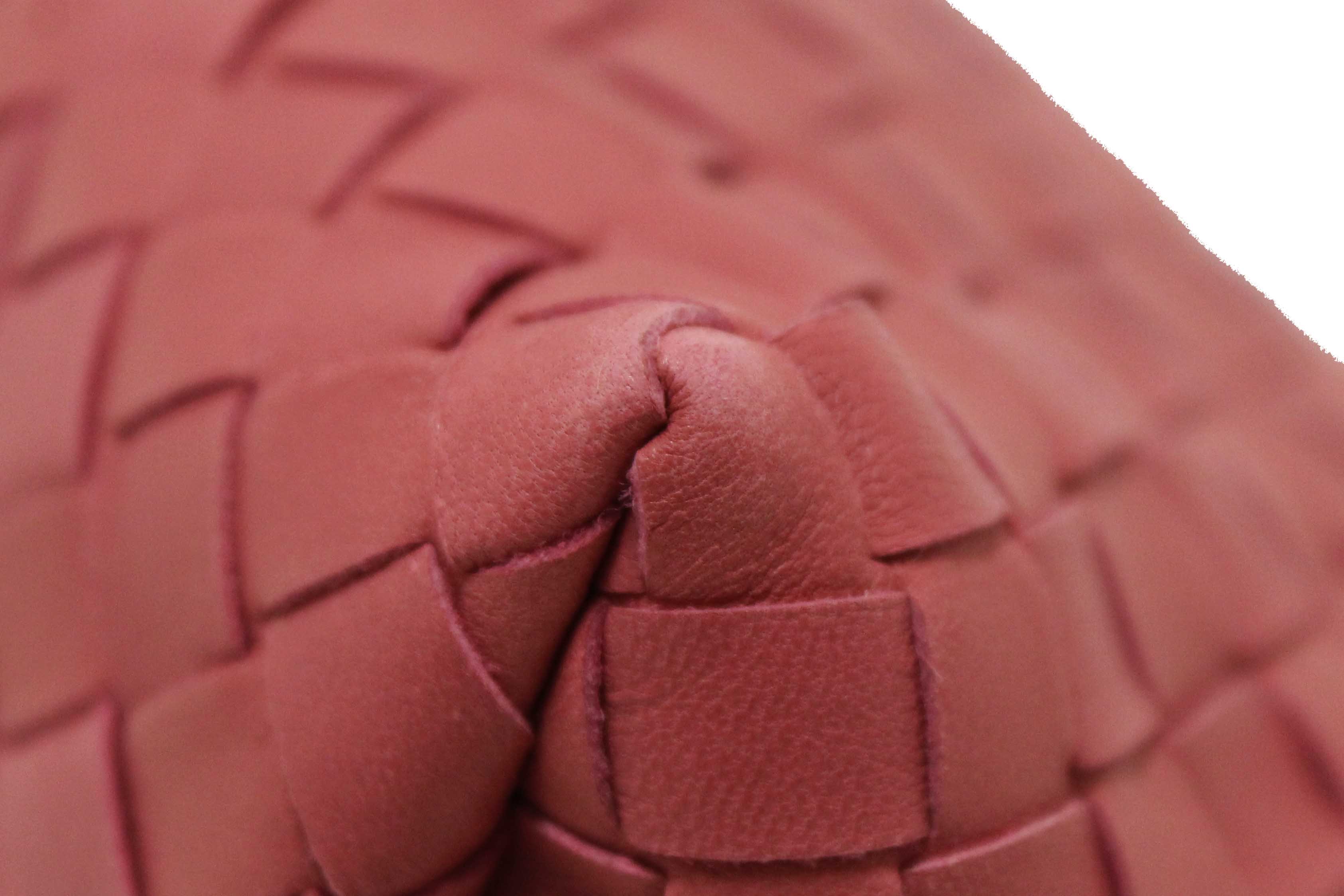 Authentic Bottega Veneta Dusty Pink Intreciciato Leather Cosmetic Pouch