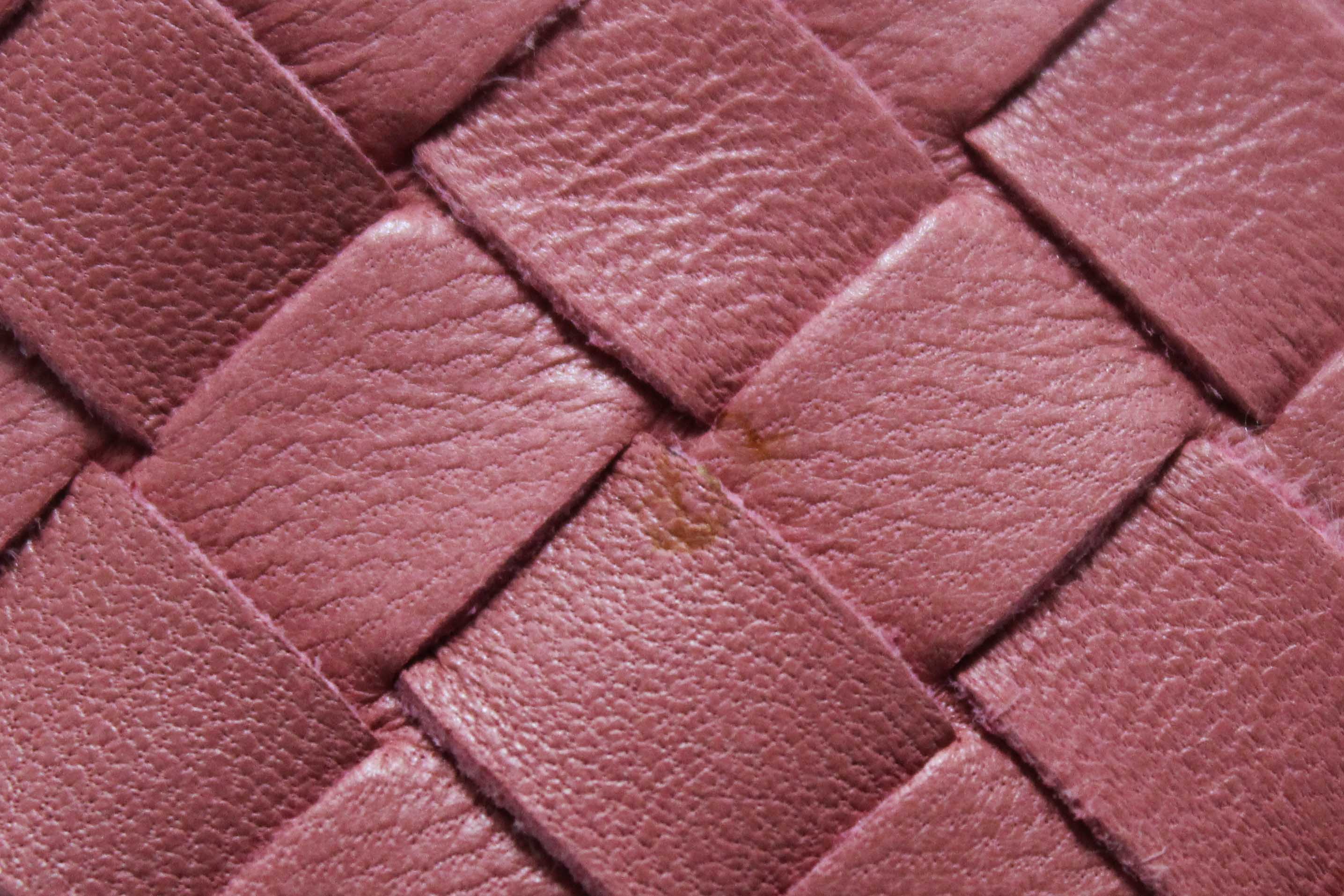 Authentic Bottega Veneta Dusty Pink Intreciciato Leather Cosmetic Pouch