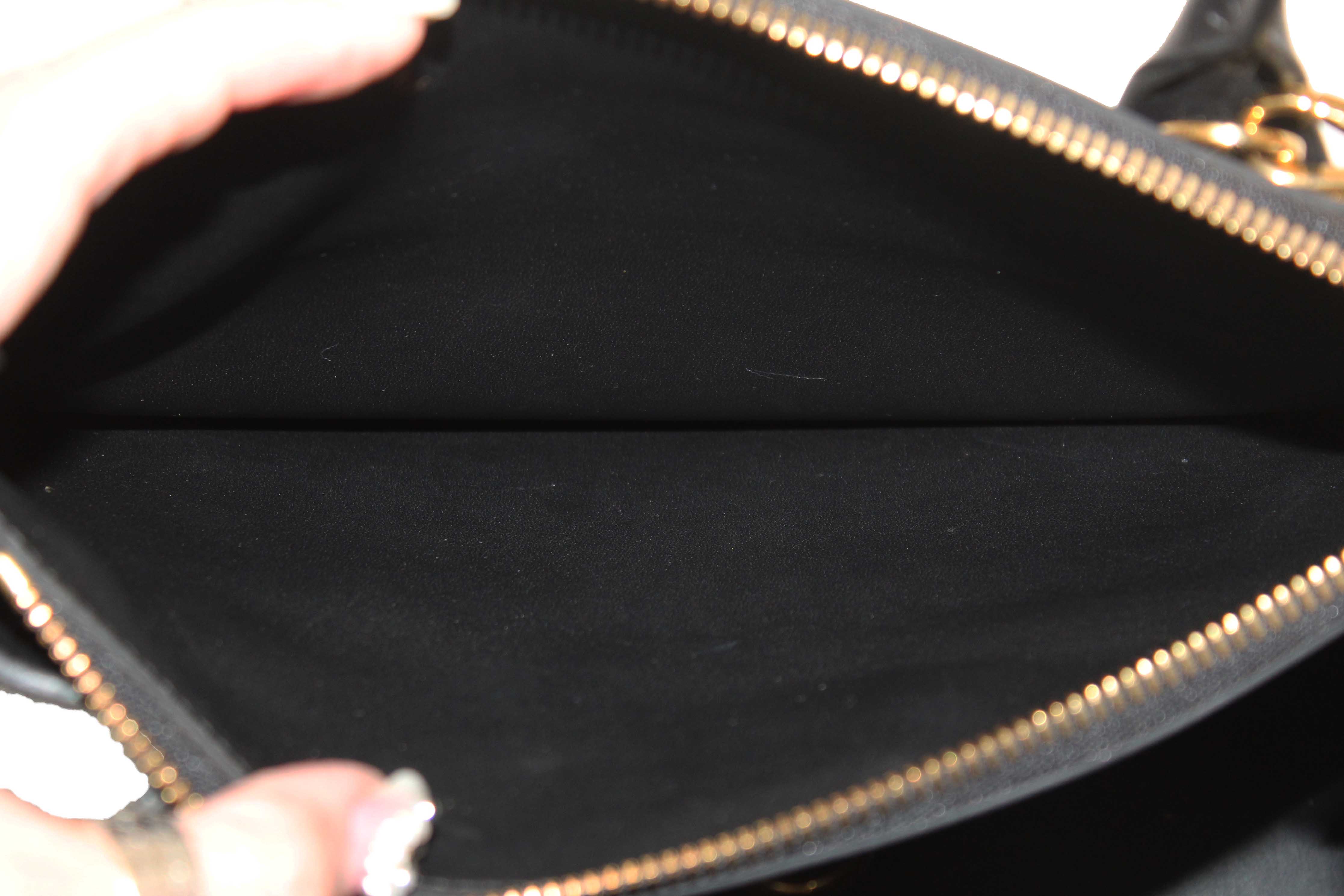 Authentic Louis Vuitton Black Smooth Leather City Steamer PM Bag