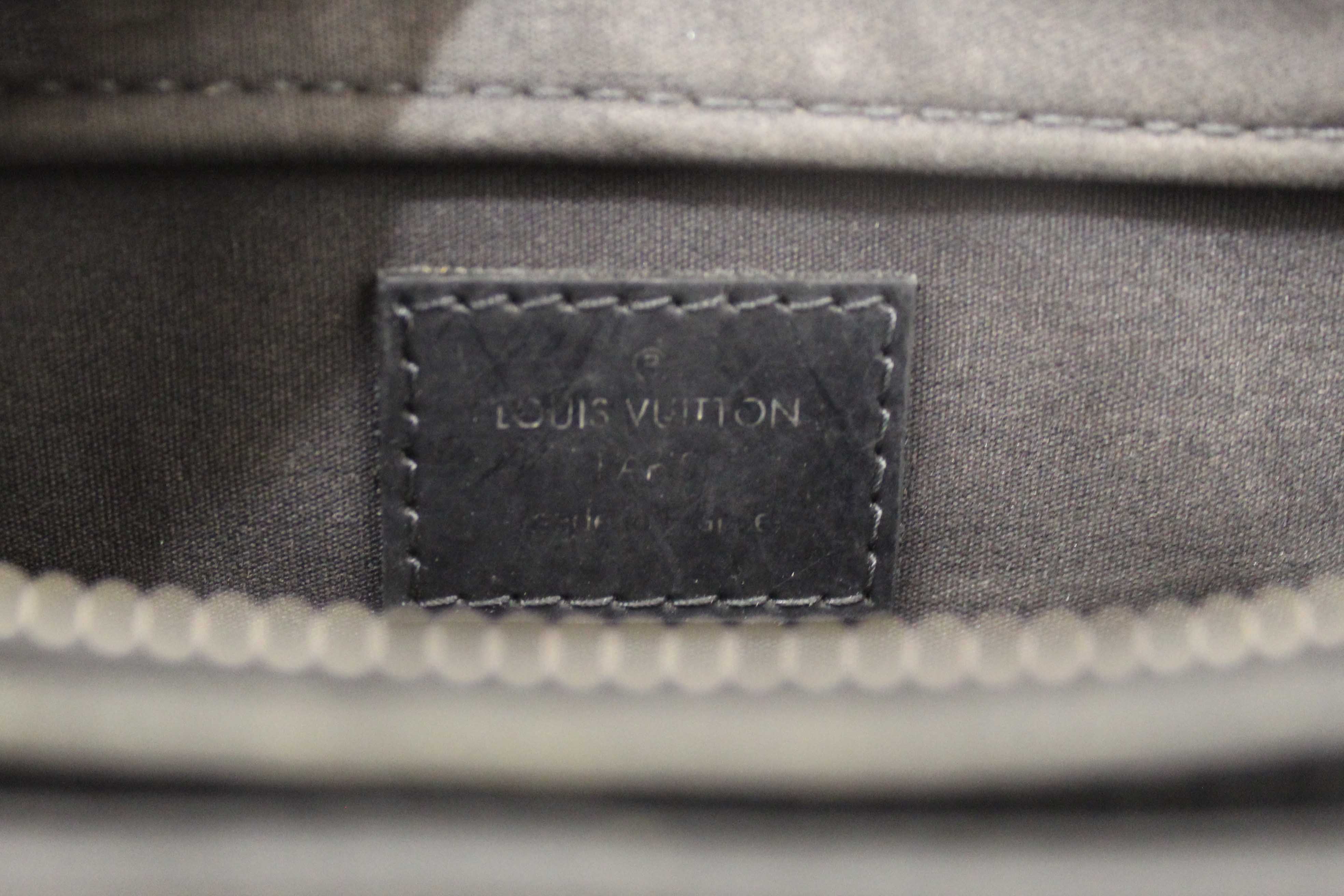 Authentic Louis Vuitton Black Epi Leather Turenne GM Shoulder Bag