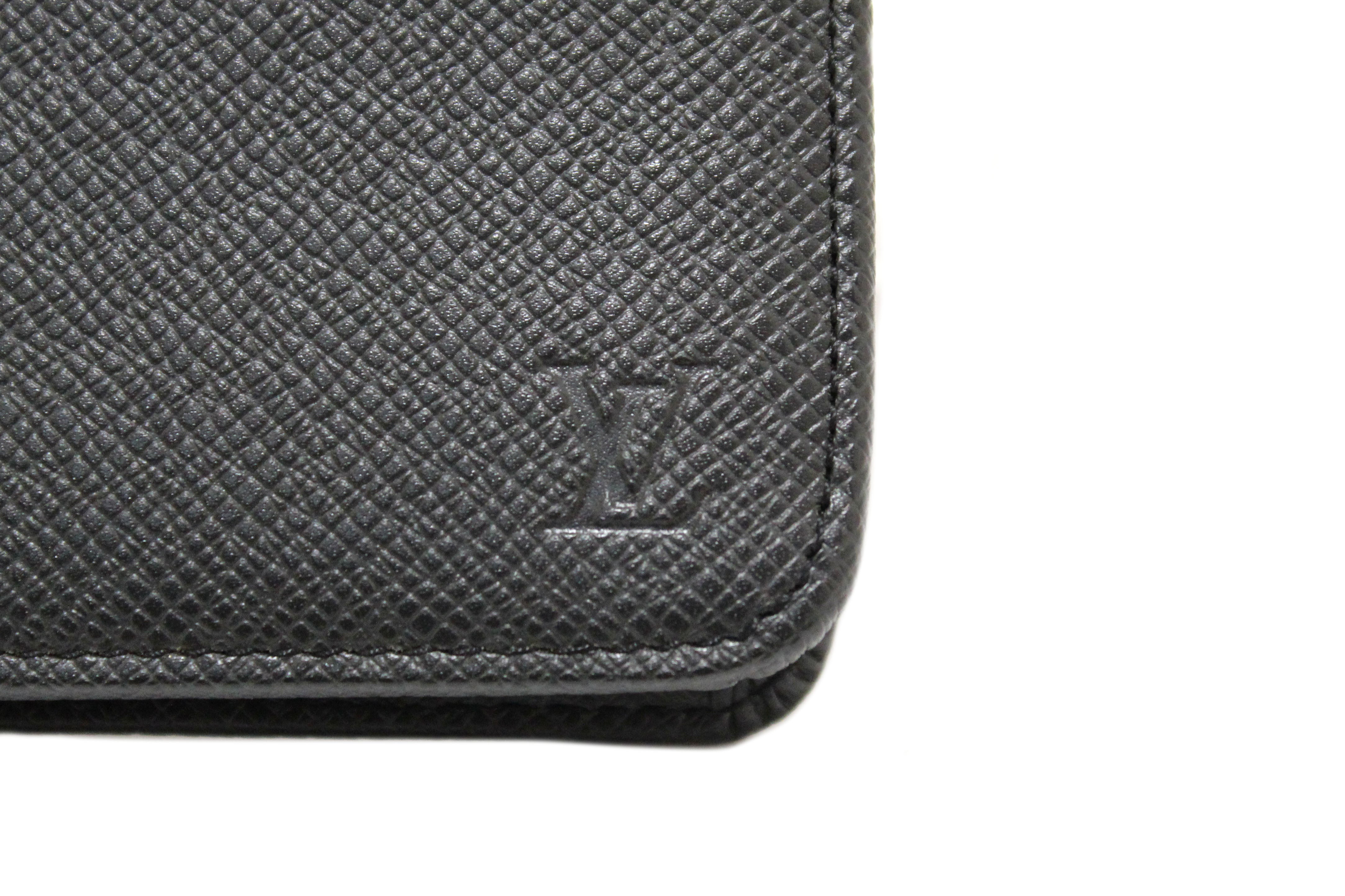 Authentic Louis Vuitton Black Taiga Leather Compact Zippy Men Wallet