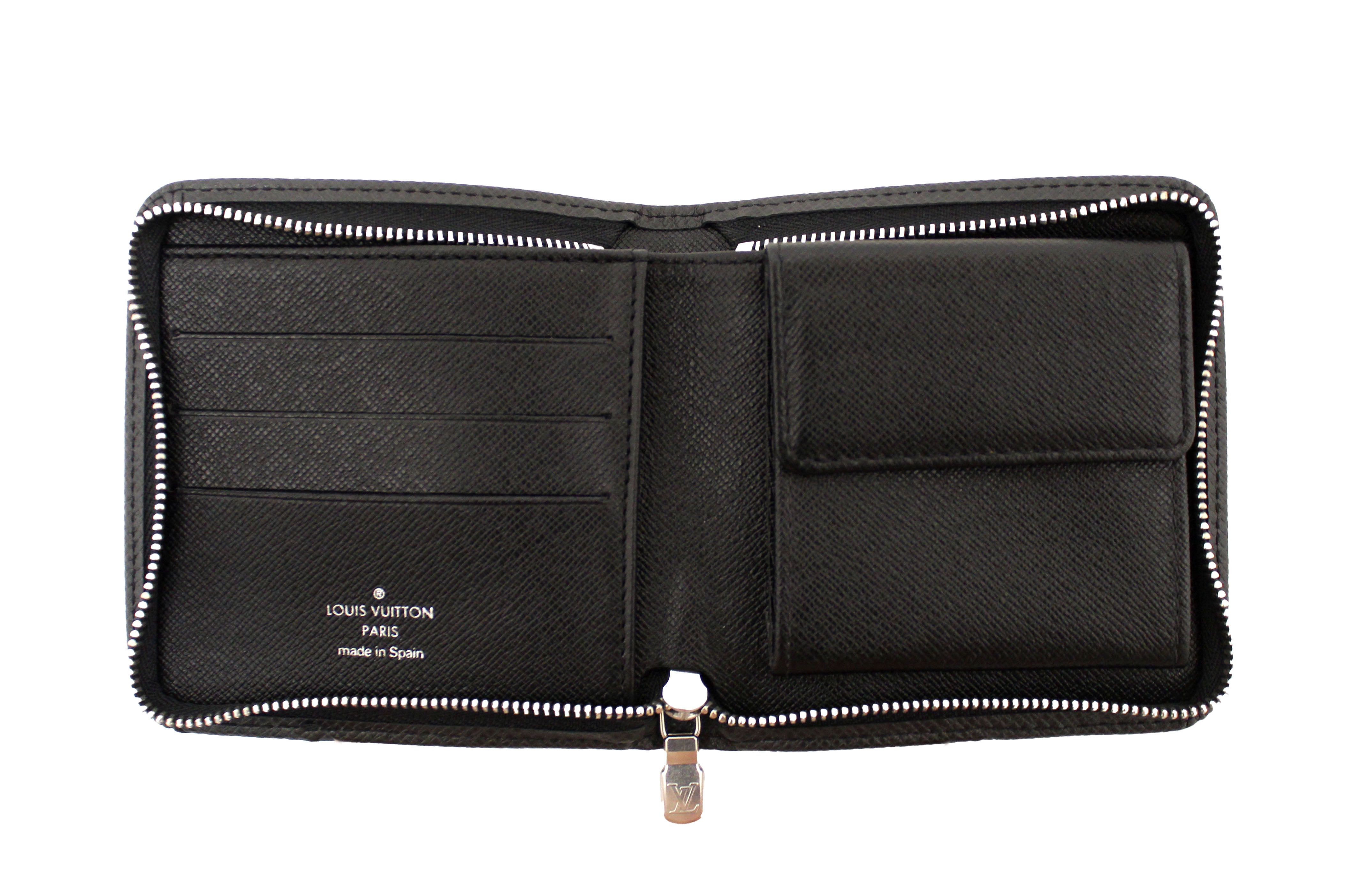 Authentic Louis Vuitton Black Taiga Leather Compact Zippy Men Wallet