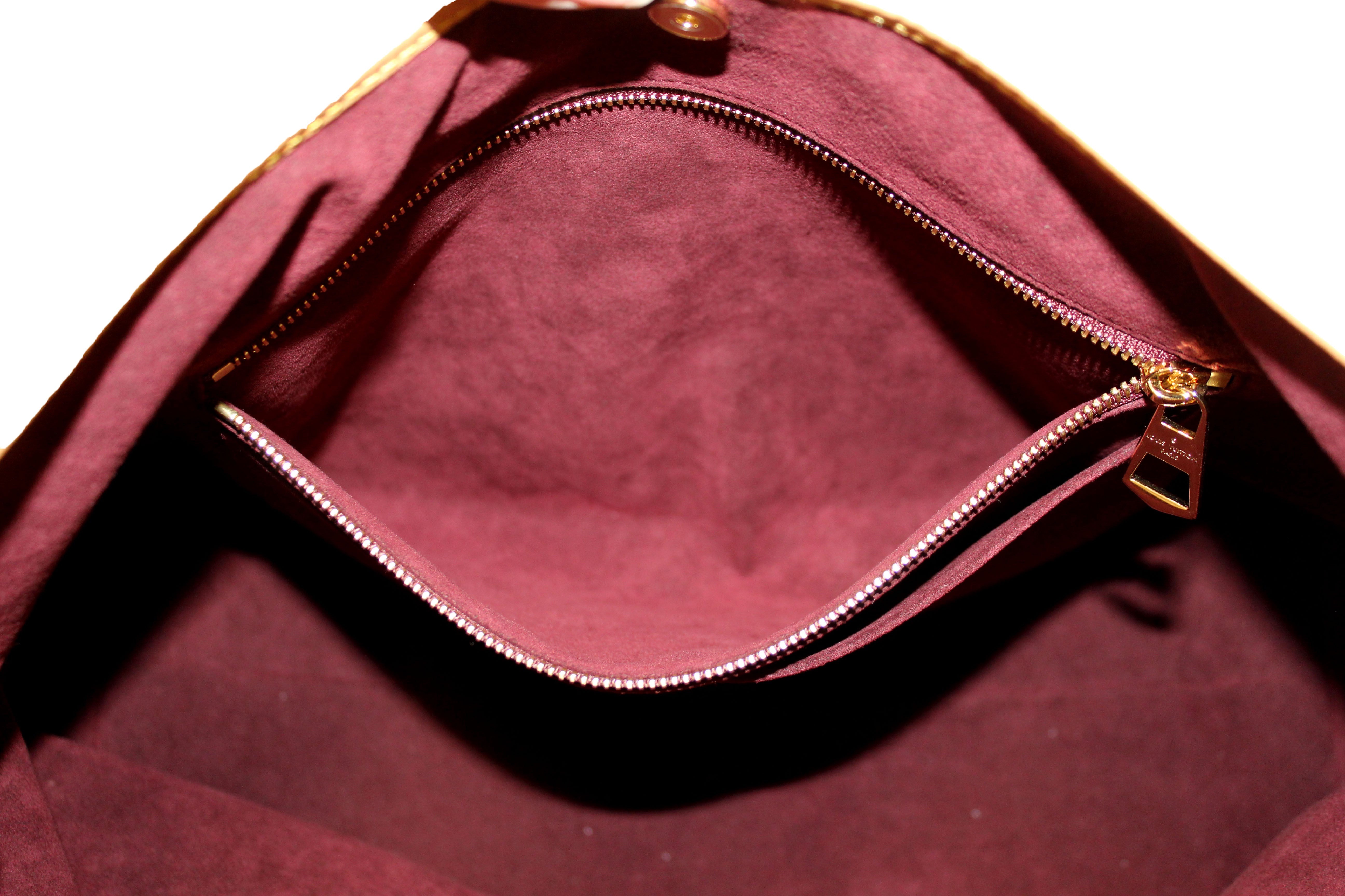 Louis Vuitton® Carryall MM  Louis vuitton, New louis vuitton handbags,  Carryall
