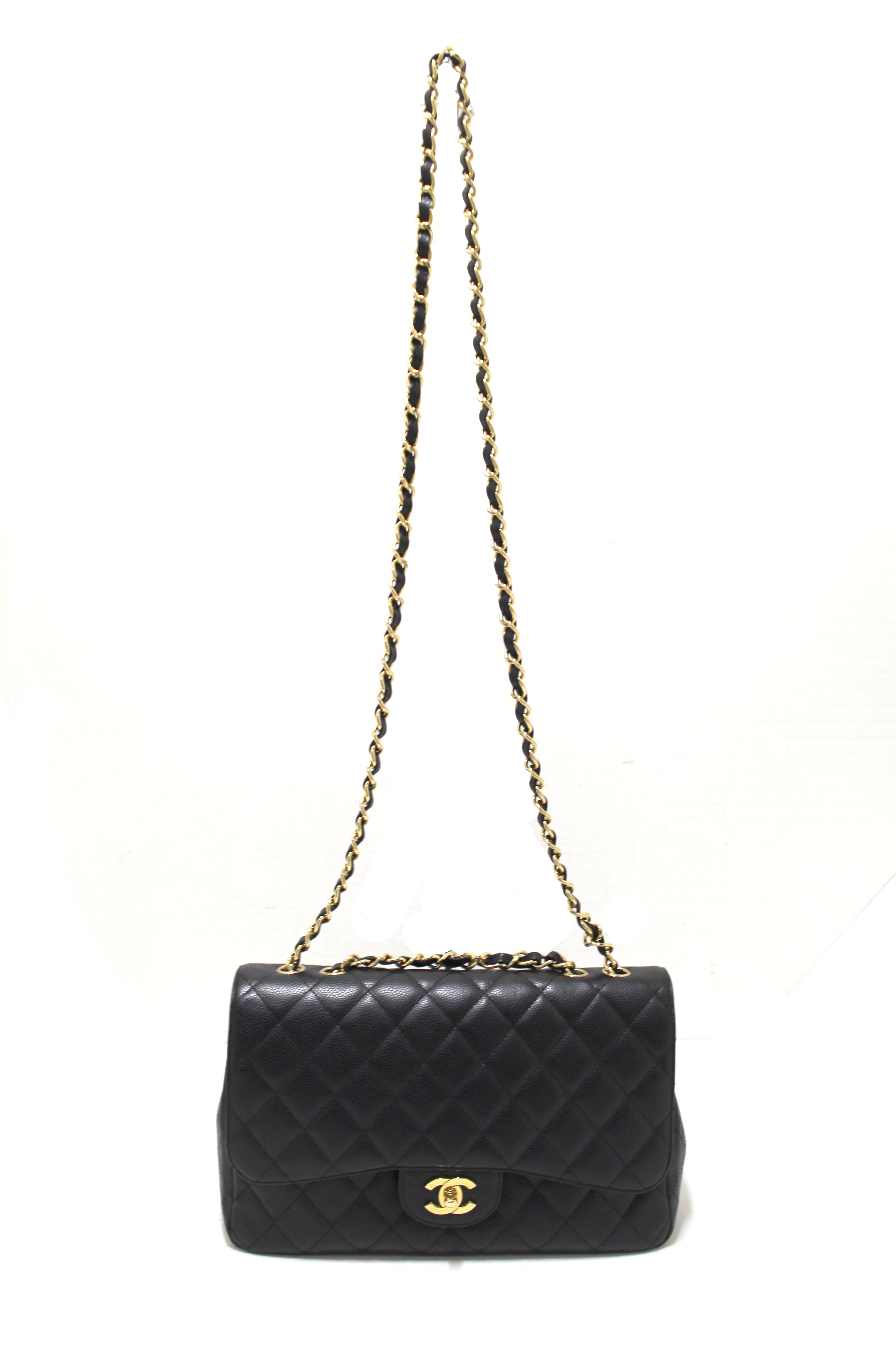 Chanel Jumbo Classic Caviar Single Flap Bag Black Leather ref.1039397 -  Joli Closet
