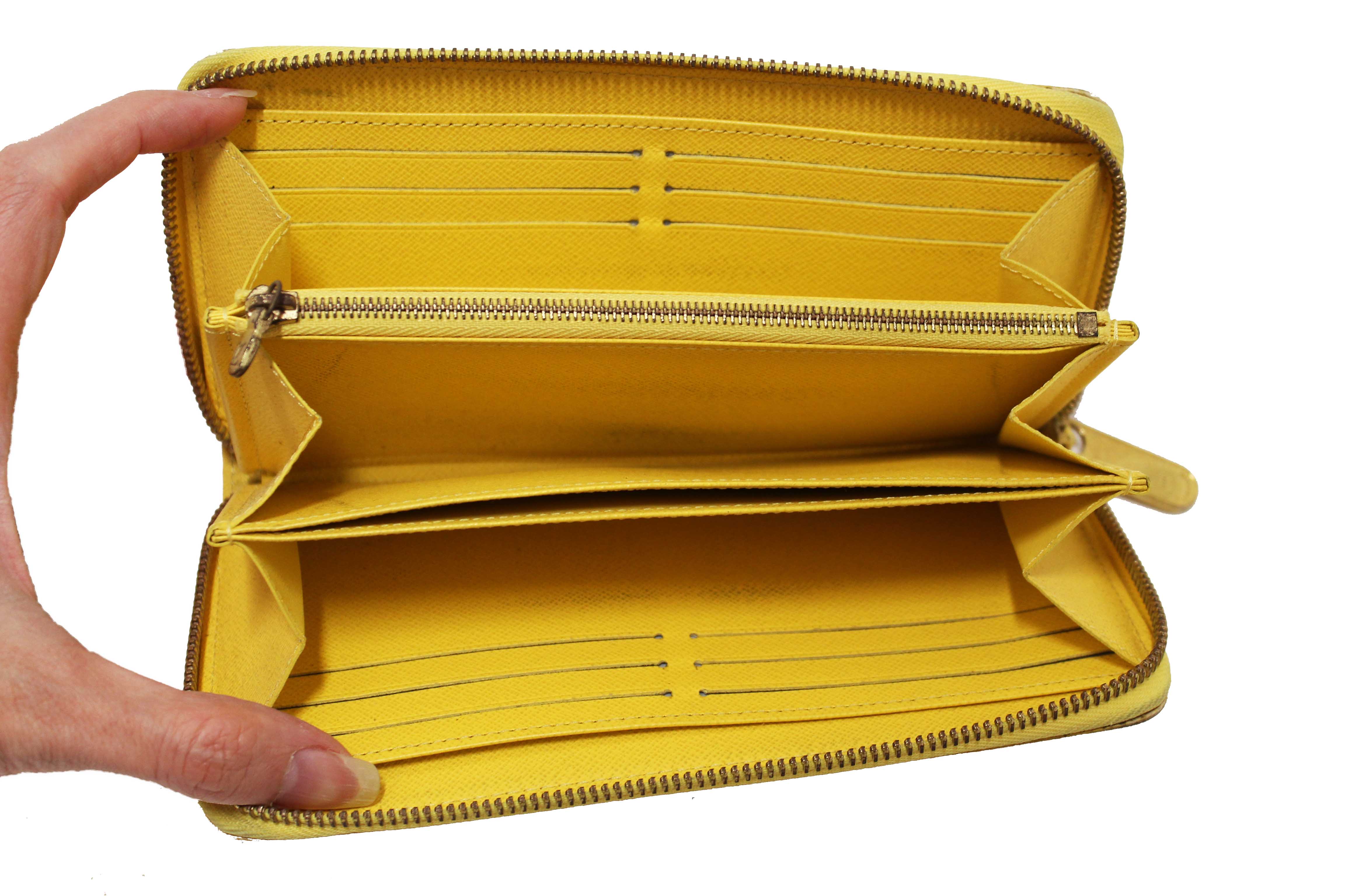 LOUIS VUITTONエピベルト黄色 Authentic Louis Vuitton Damier Azur Canvas Zippy with Brown