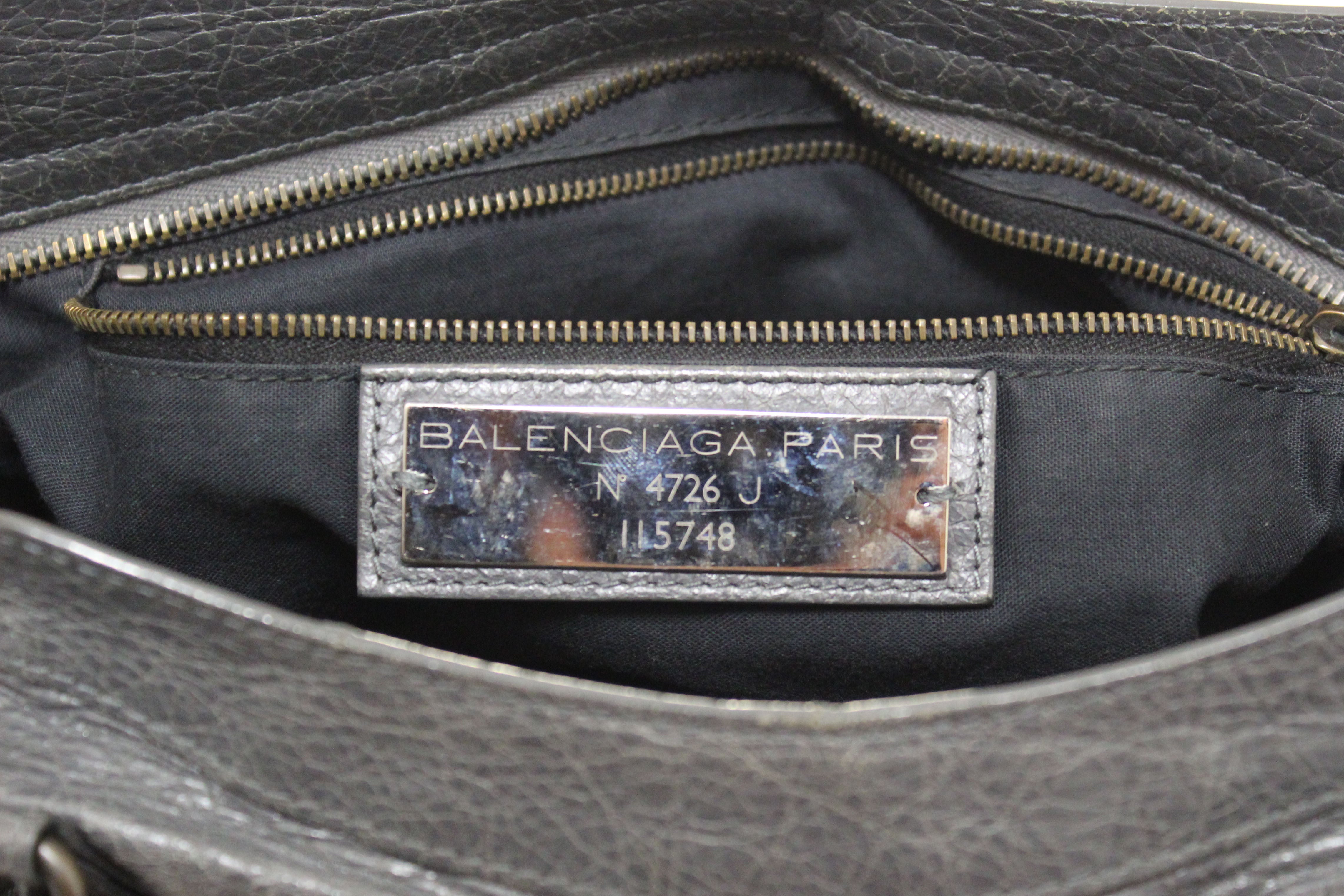 Authentic Balenciaga Grey Classic City Lambskin Leather Shoulder Bag