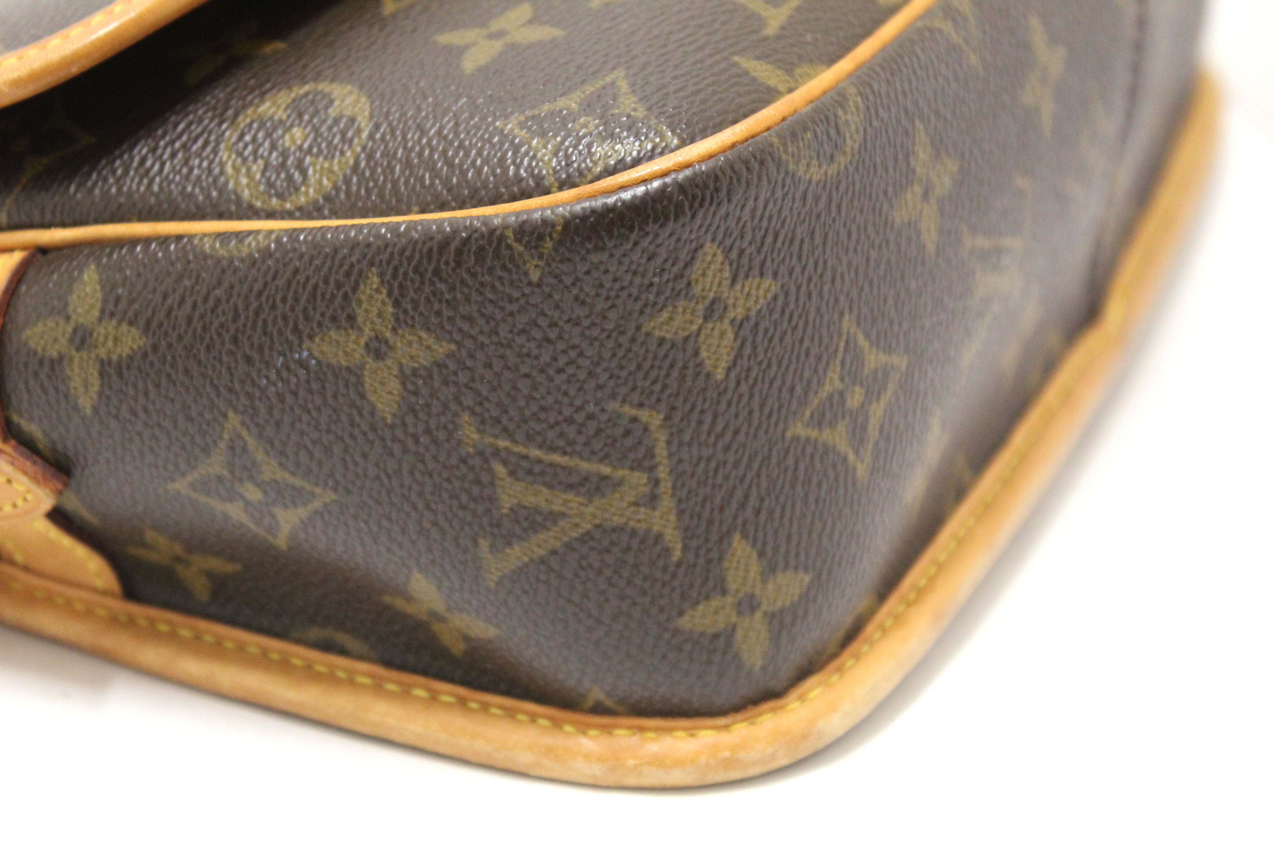 Authentic Louis Vuitton Classic Monogram Sologne Messenger Bag