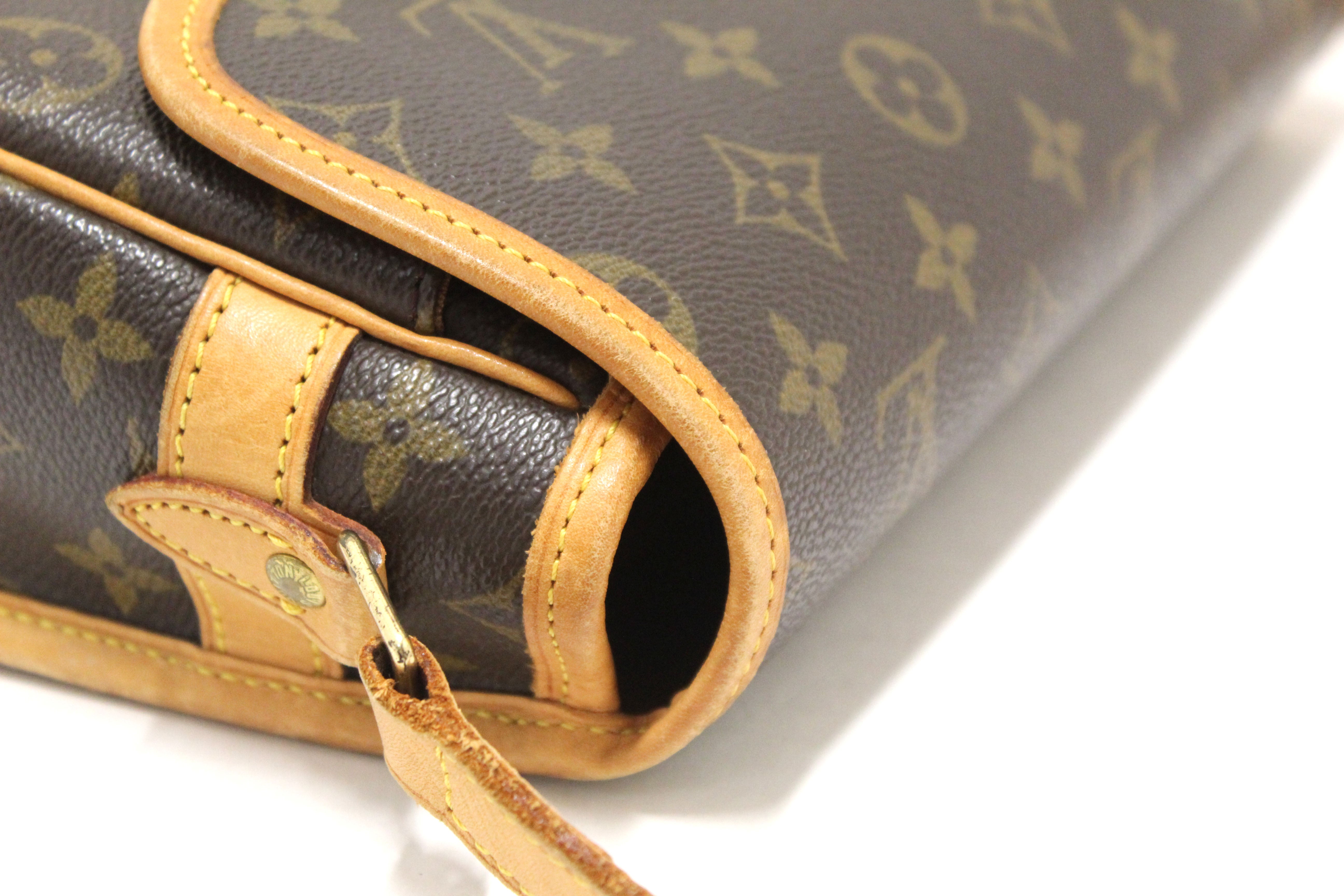 Authentic Louis Vuitton Classic Monogram Sologne Messenger Bag