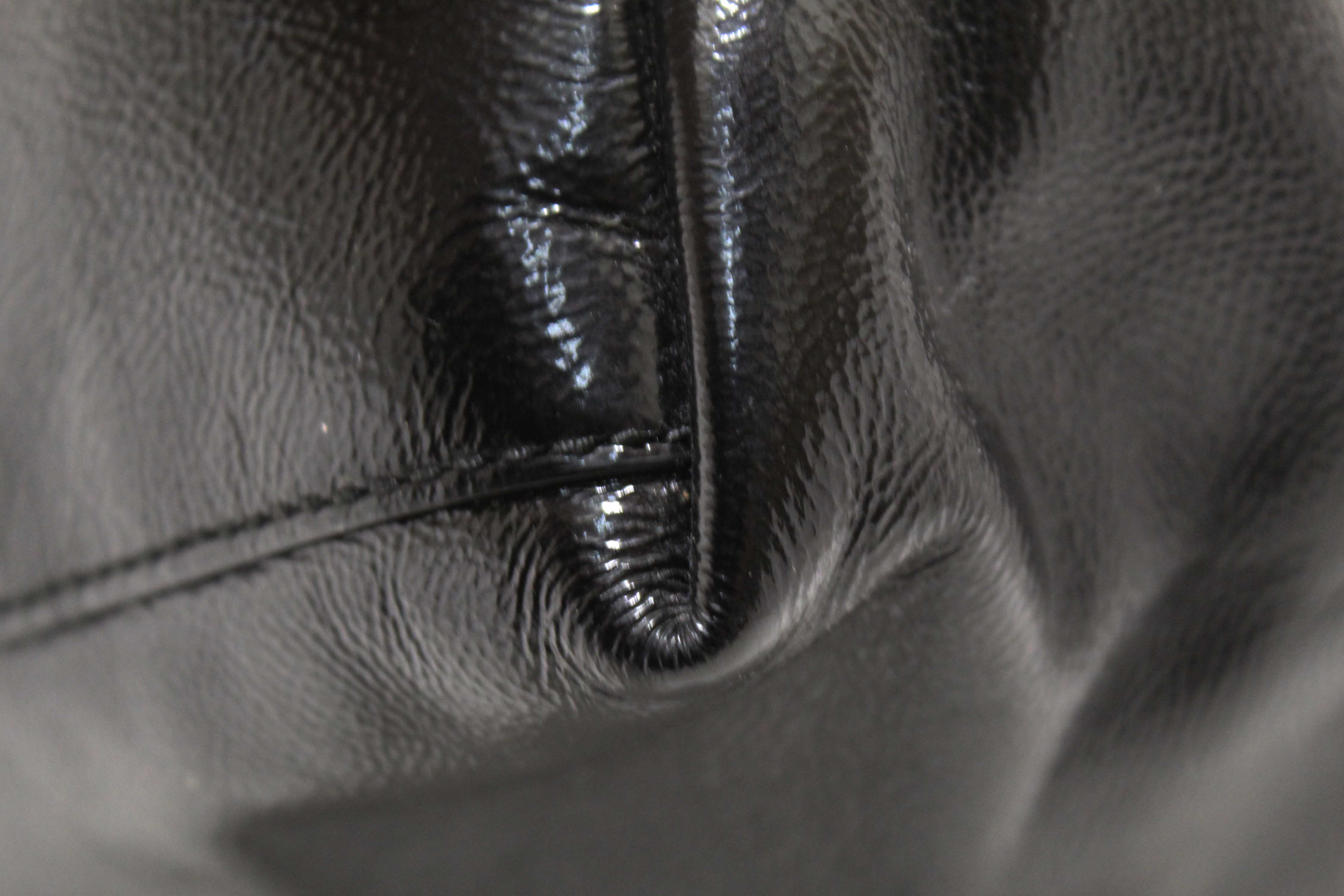 Authentic Gucci Black Patent Leather Medium Soho Chain Shoulder Bag 308982