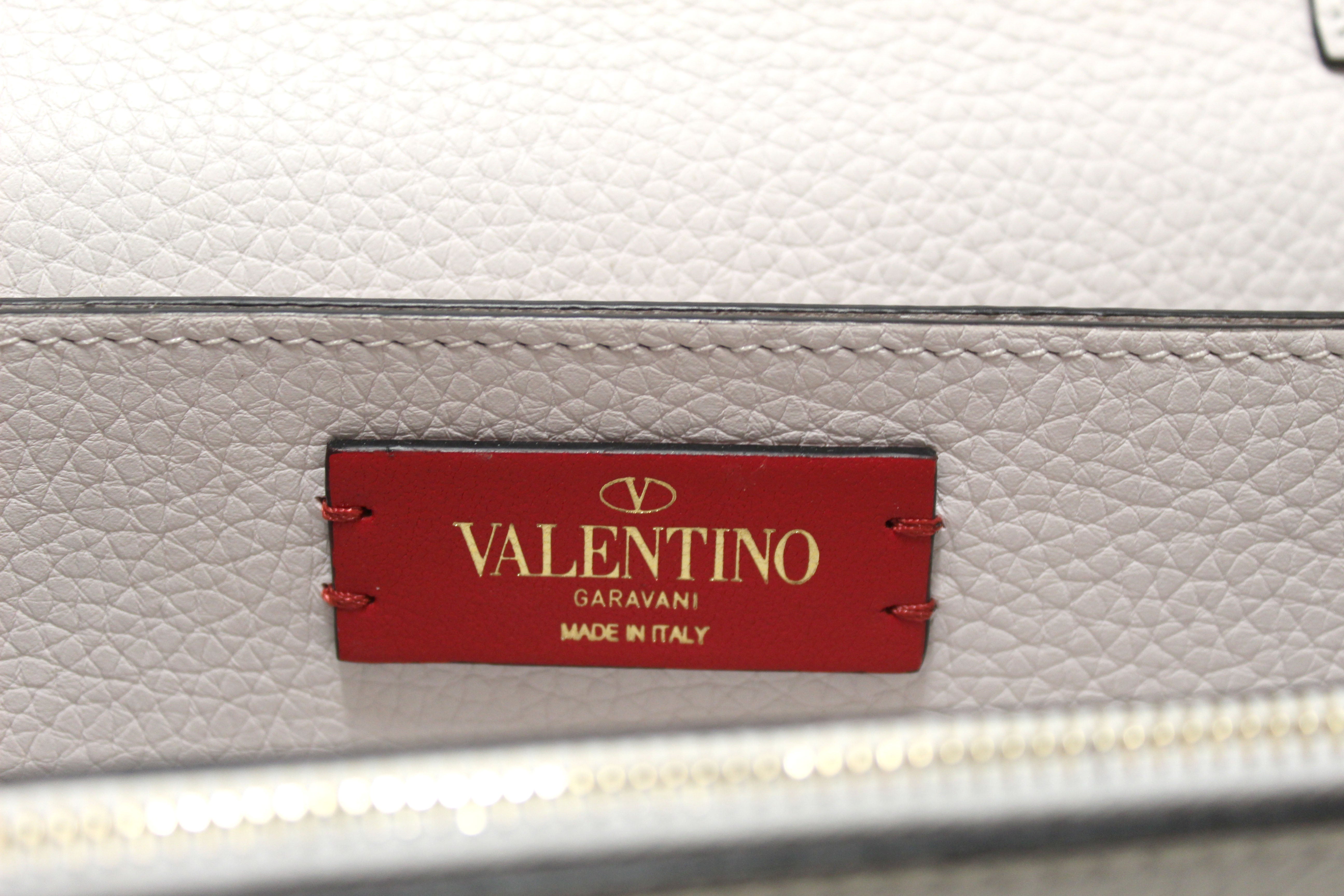 Authentic Valentino Garavani Rockstud White Grainy Calfskin Leather Wallet with Chain