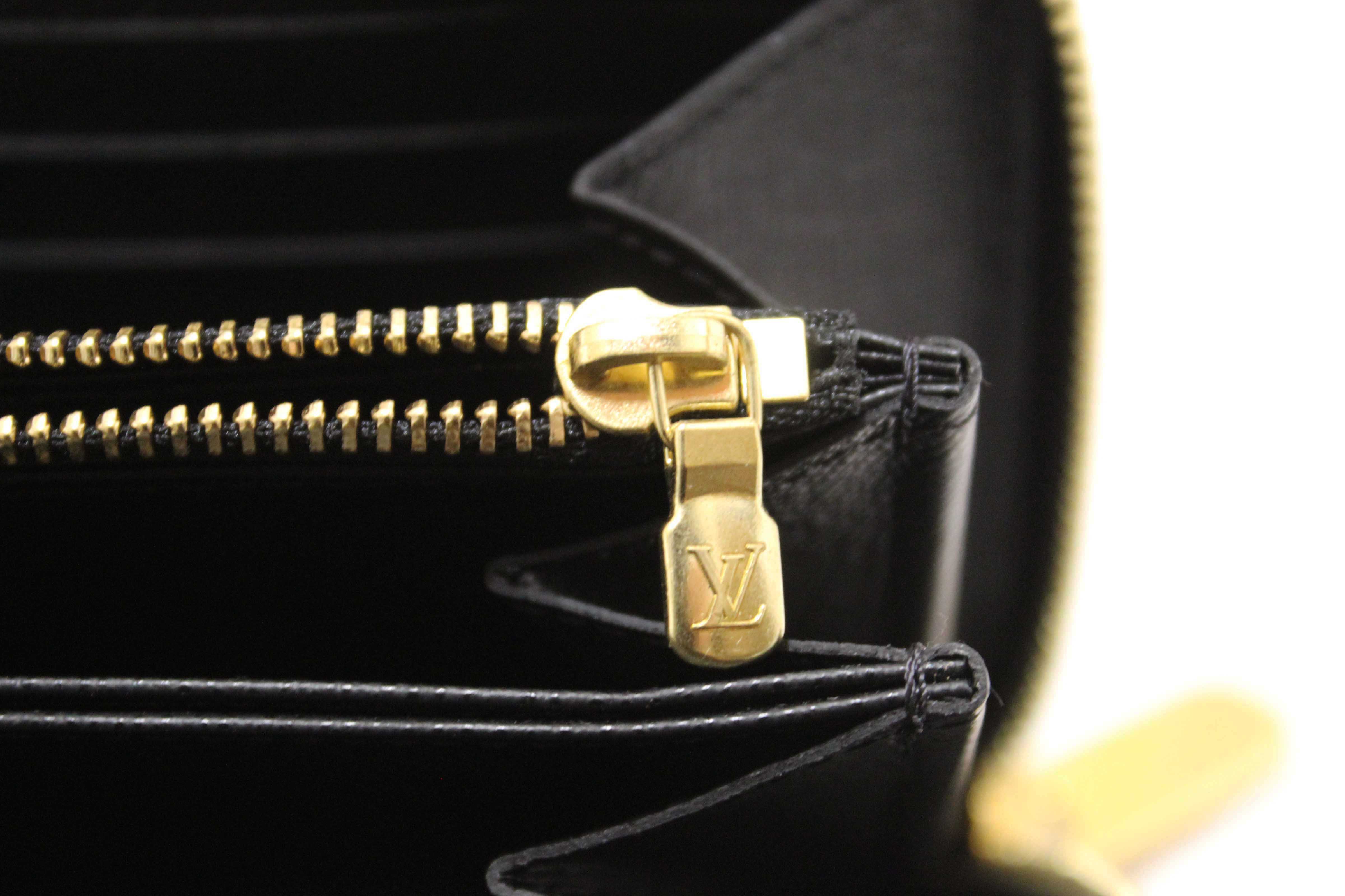 Authentic Louis Vuitton Giant Monogram Reverse Canvas Zippy Wallet