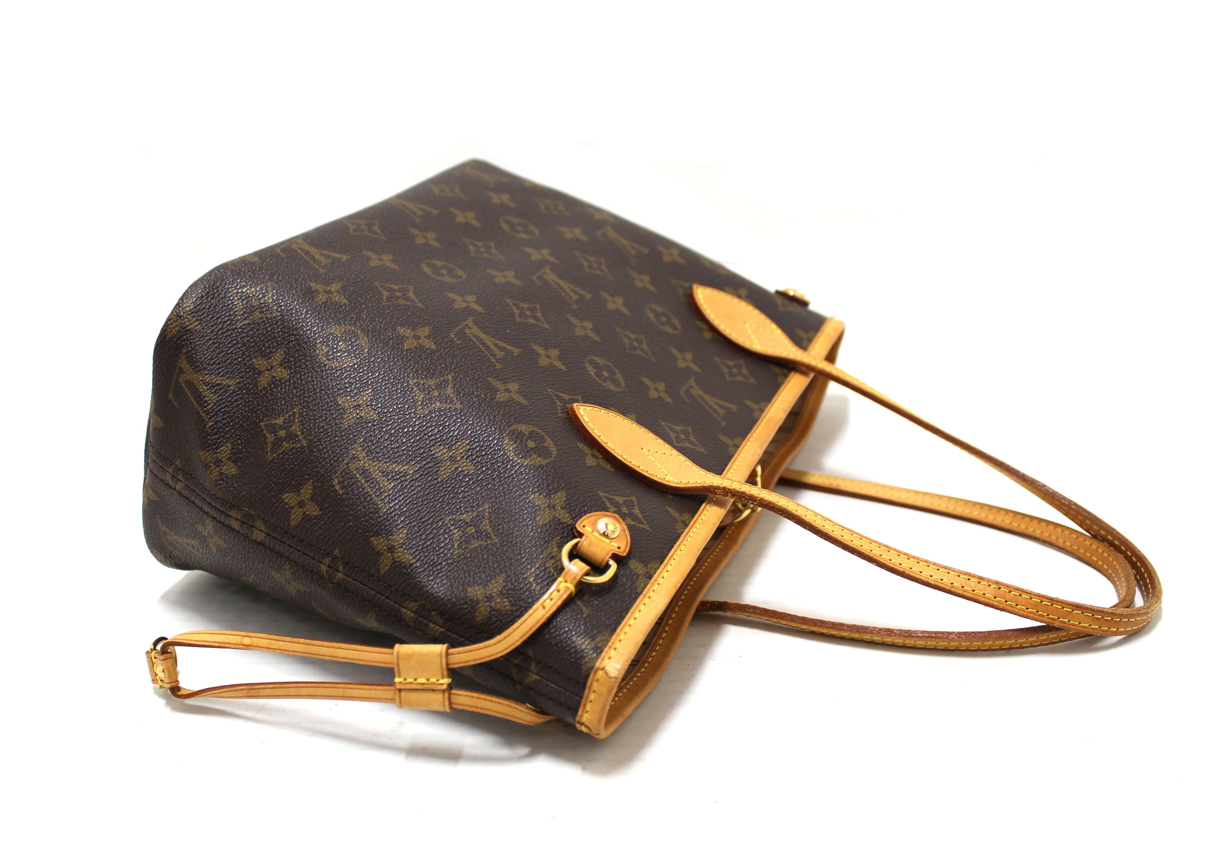 Louis Vuitton Neverfull MM Monogram Canvas Shoulder Bag