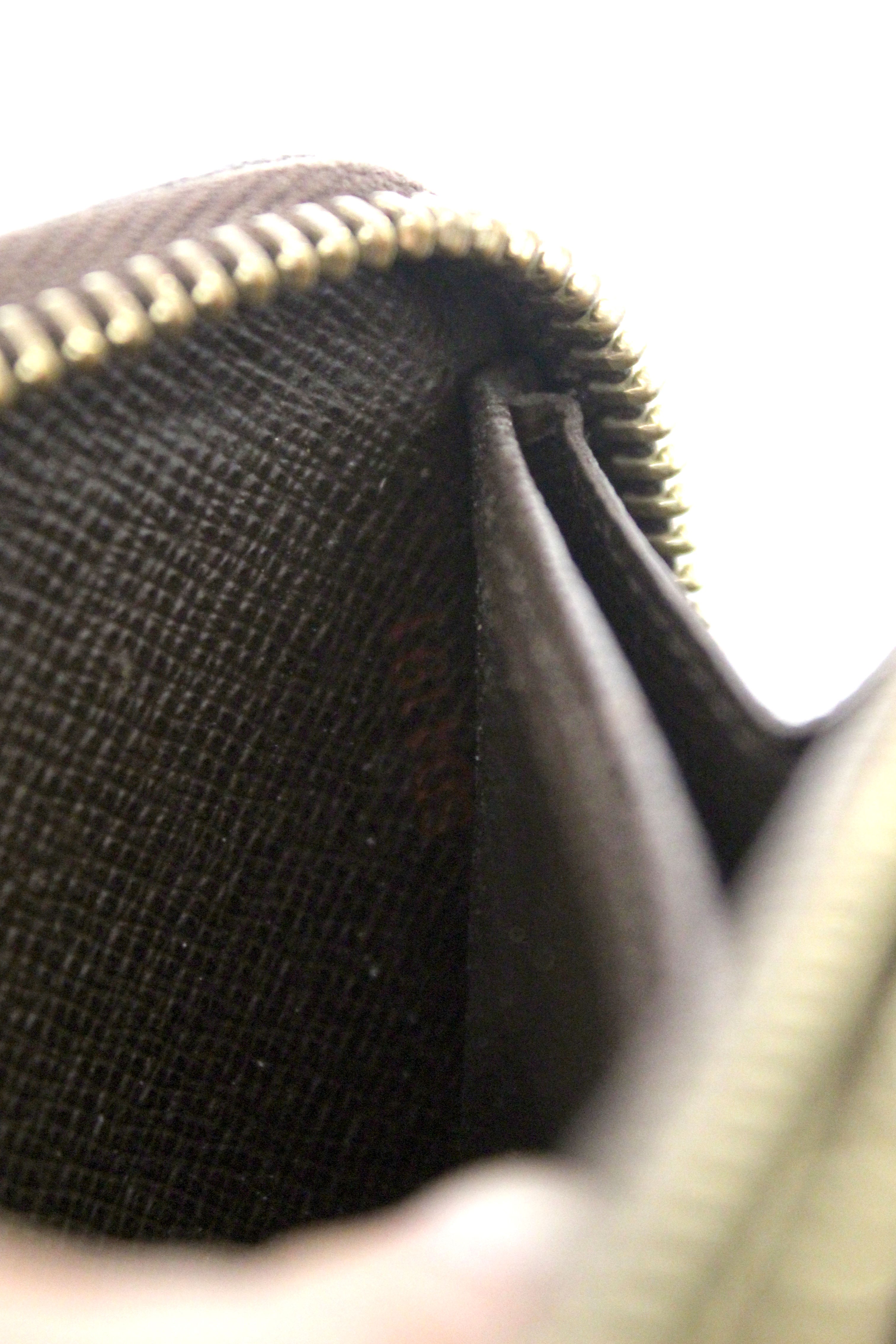 Authentic Louis Vuitton Damier Ebene Zippy Wallet