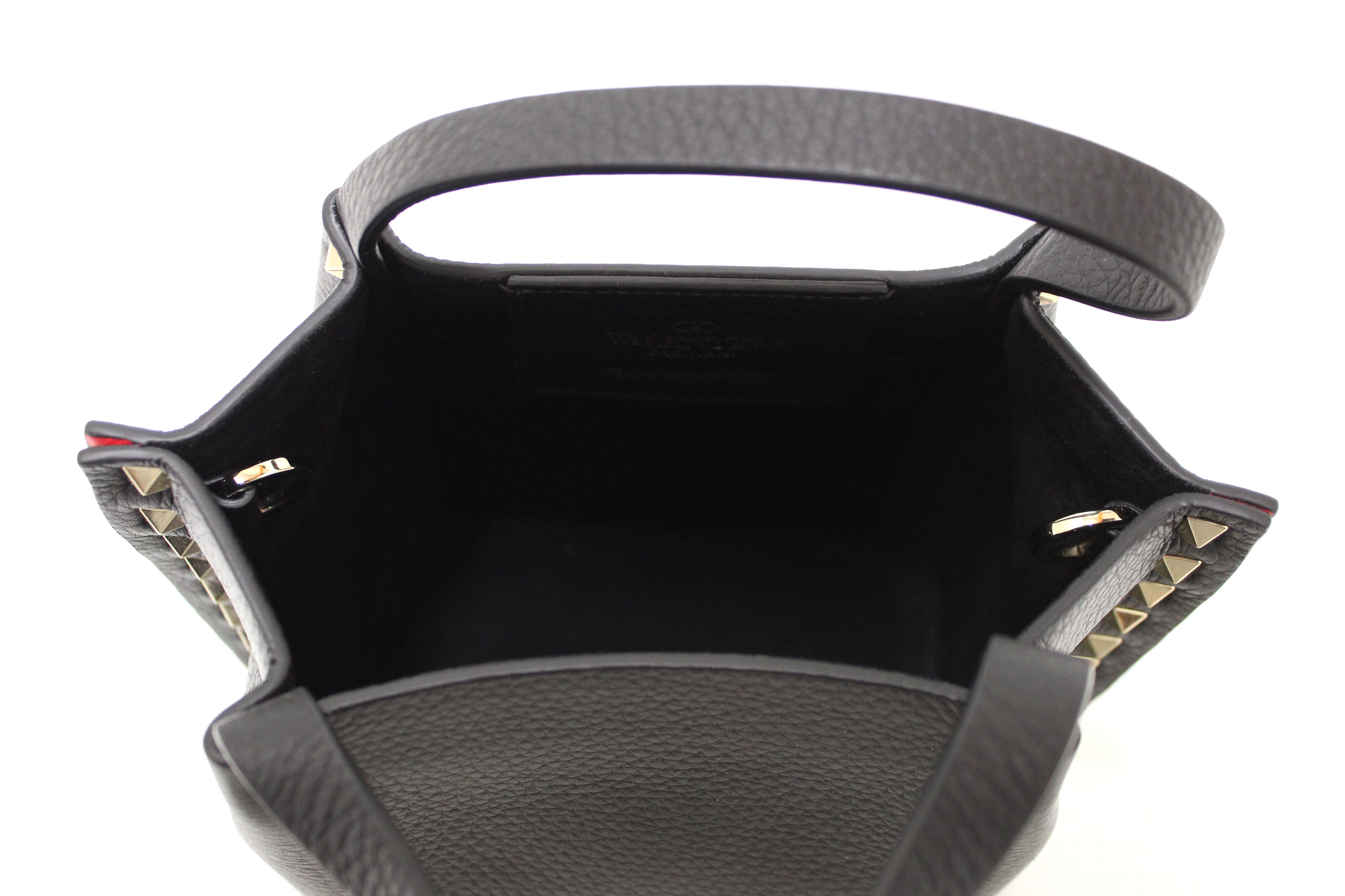 NEW Authentic Valentino Garavani Black Rockstud Grainy Calfskin Leather Crossbody Handbag