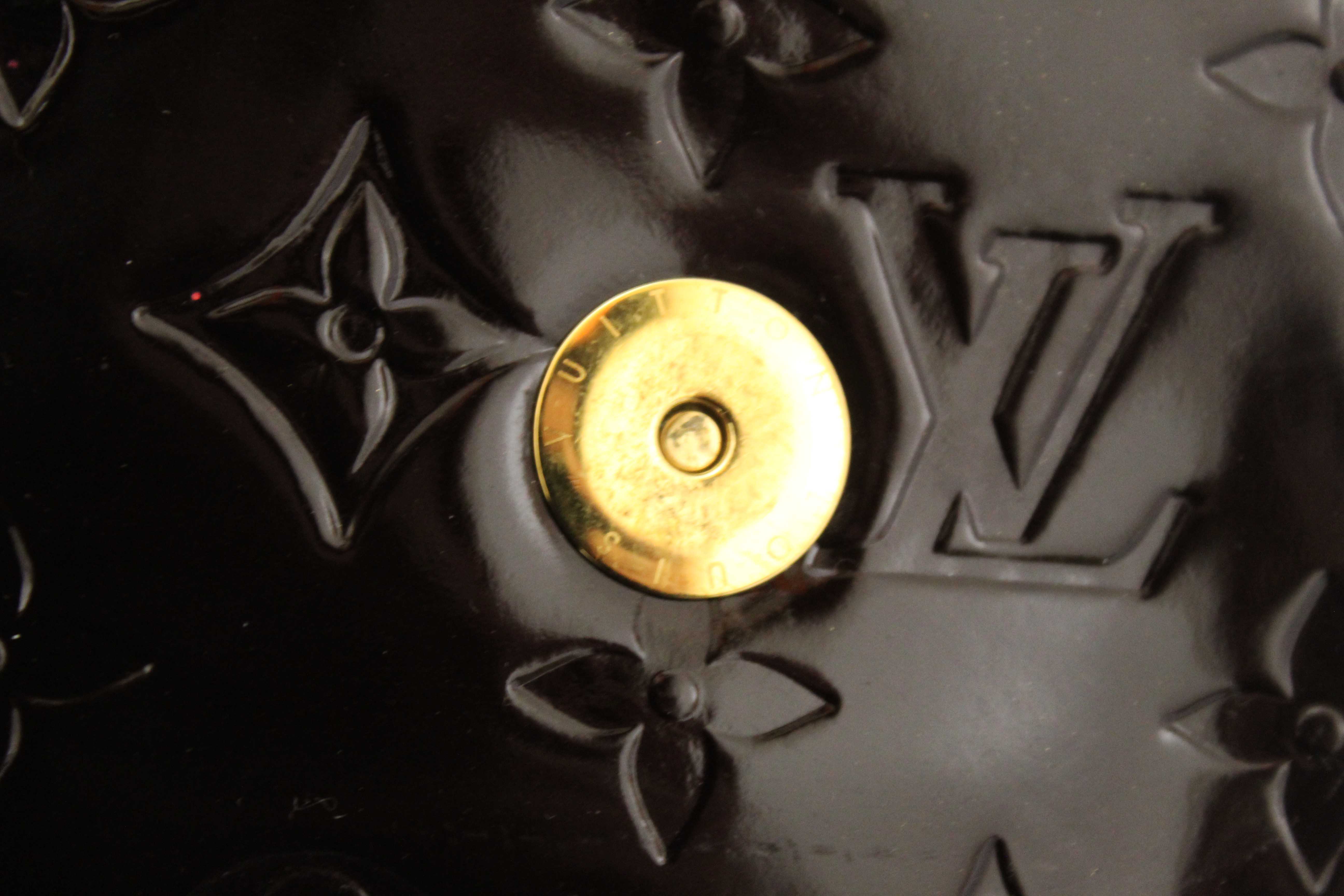 Authentic Louis Vuitton Amarante Monogram Vernis Leather Robertson Clutch