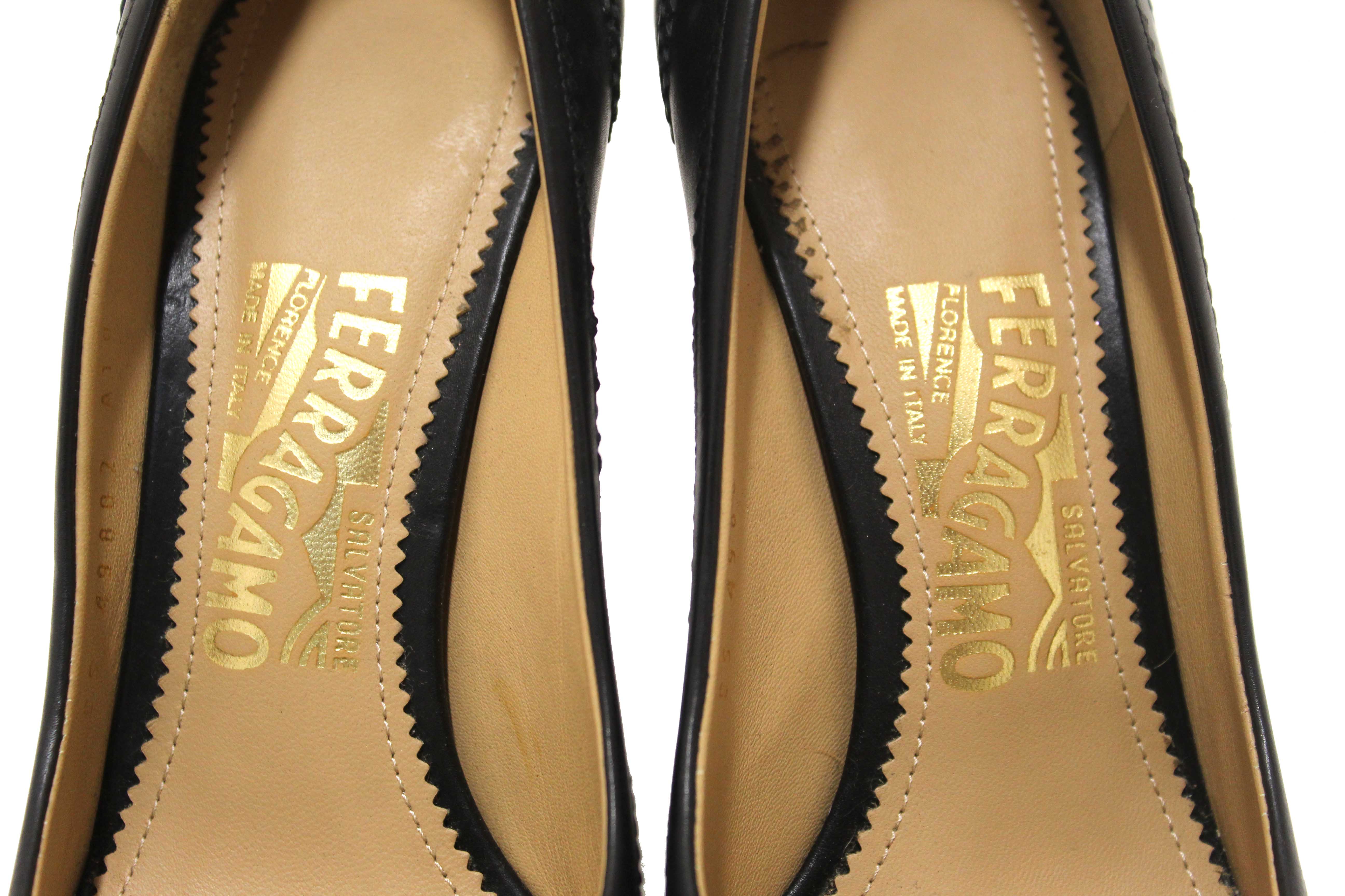 Authentic Salvatore Ferragamo Black Leather Bow Pointed Toe Pump Size 6.5