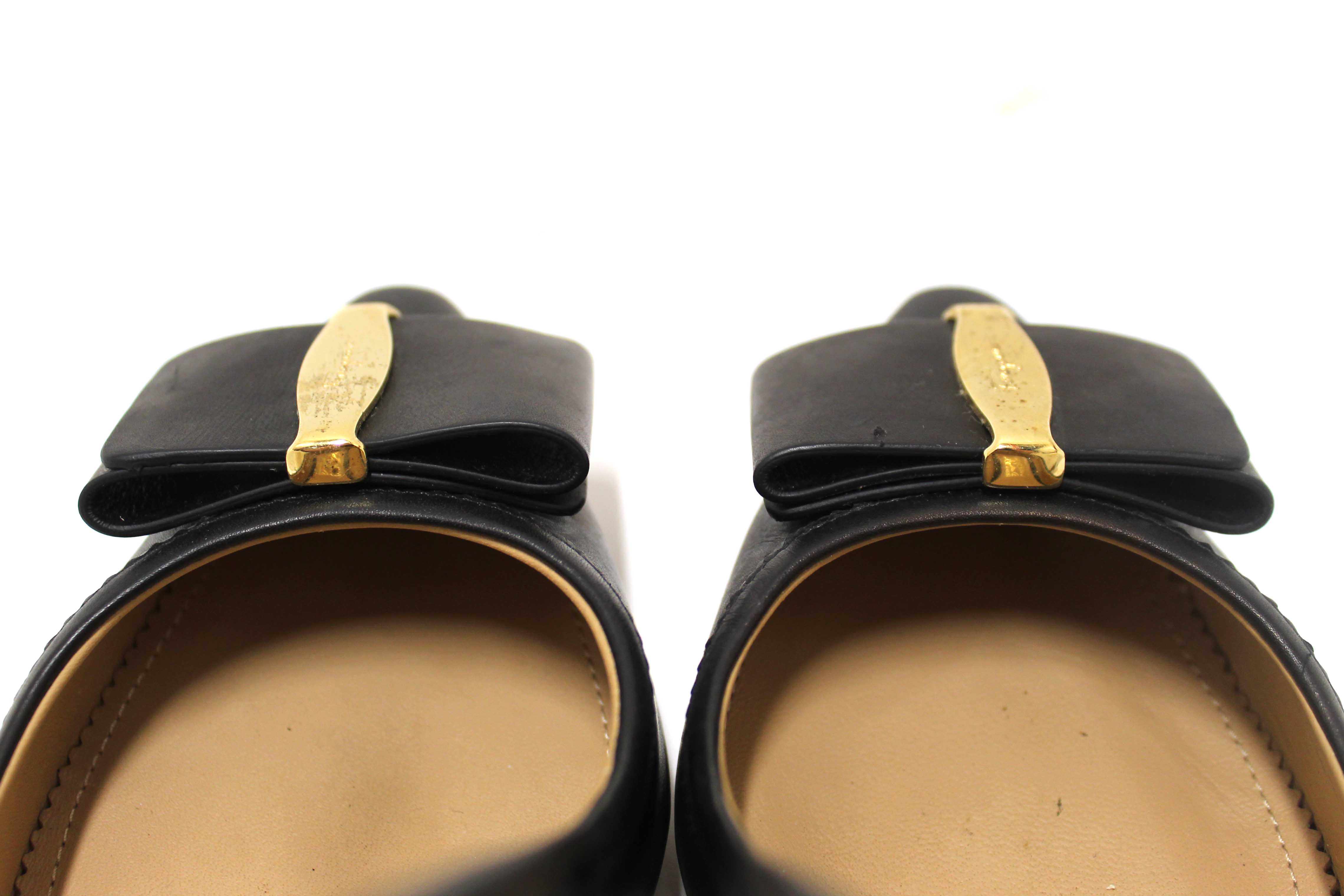 Authentic Salvatore Ferragamo Black Leather Bow Pointed Toe Pump Size 6.5