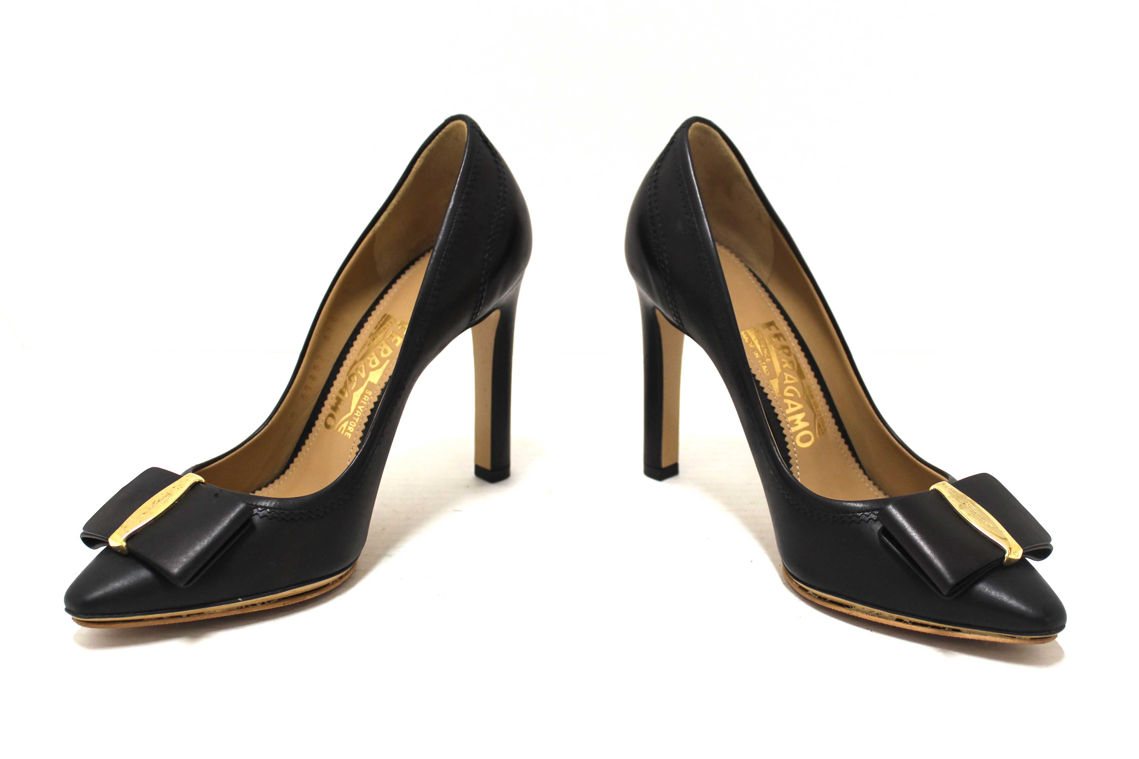Authentic Salvatore Ferragamo Black Leather Bow Pointed Toe Pump Size 6.5