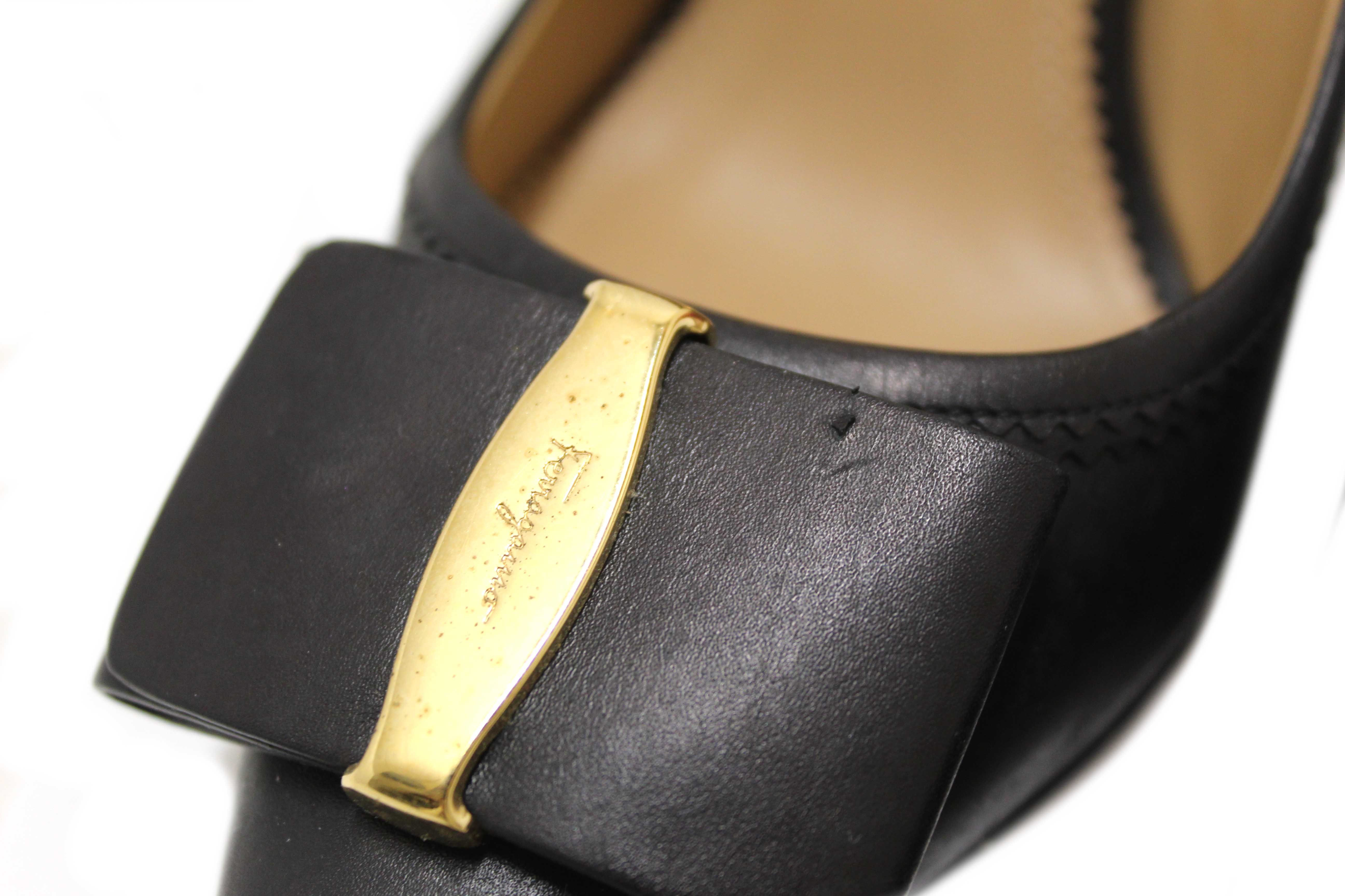 Authentic Salvatore Ferragamo Black Leather Bow Pointed Toe Pump Size 6.5