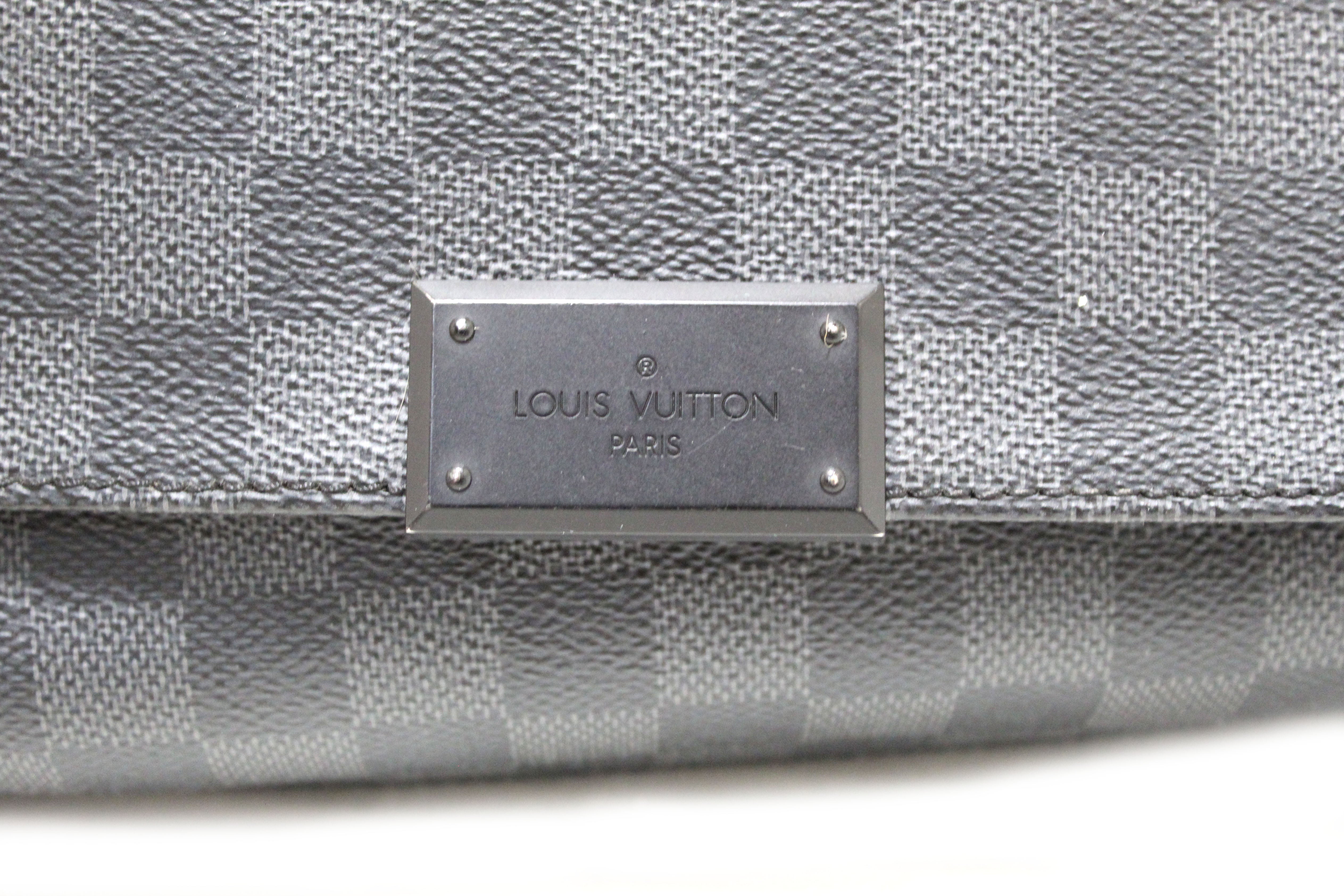 Louis Vuitton District PM Messenger Bag Damier Graphite Black