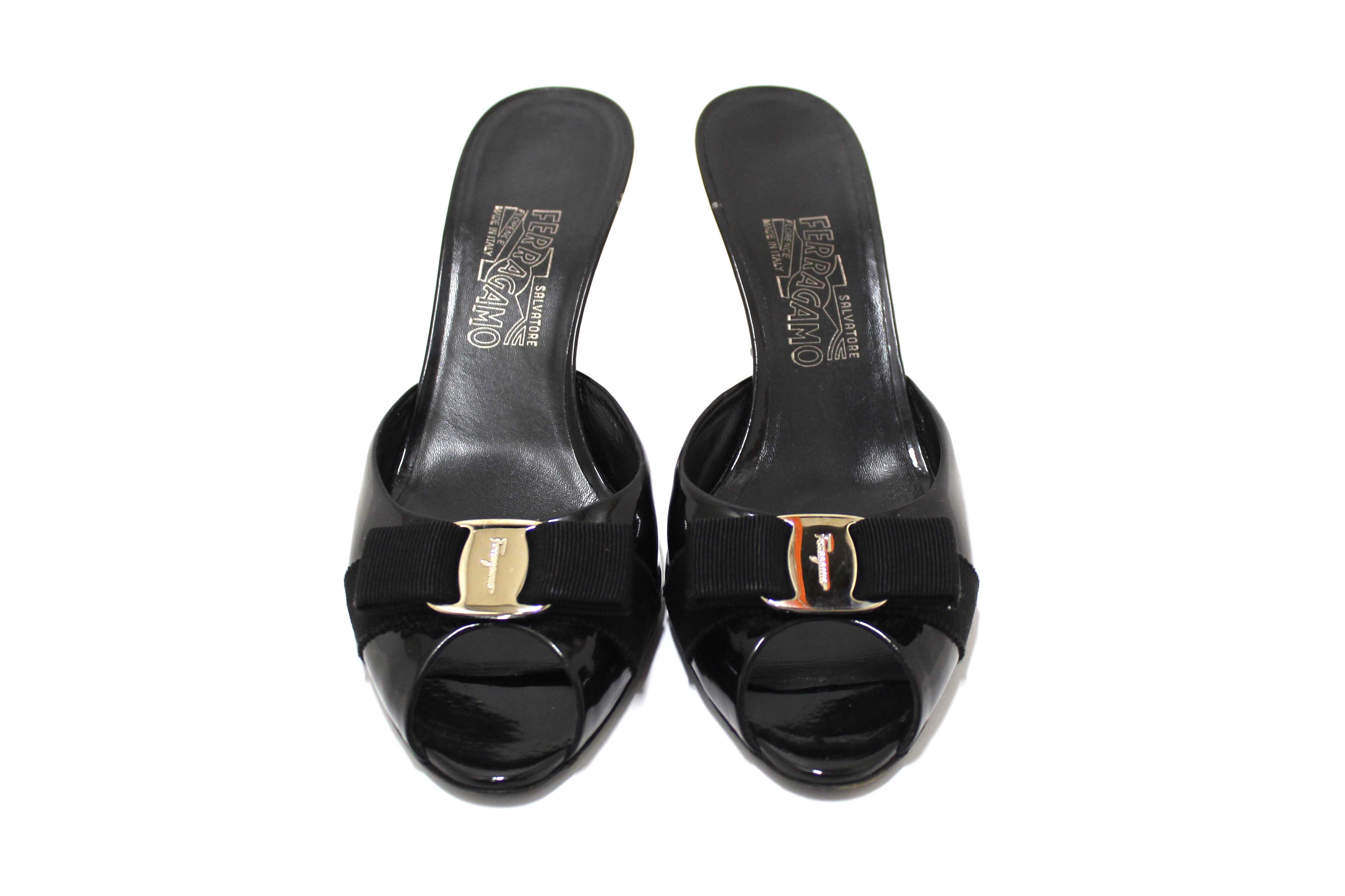 Authentic Salvatore Ferragamo Black Patent Calfskin Leather Riberia Size 9C